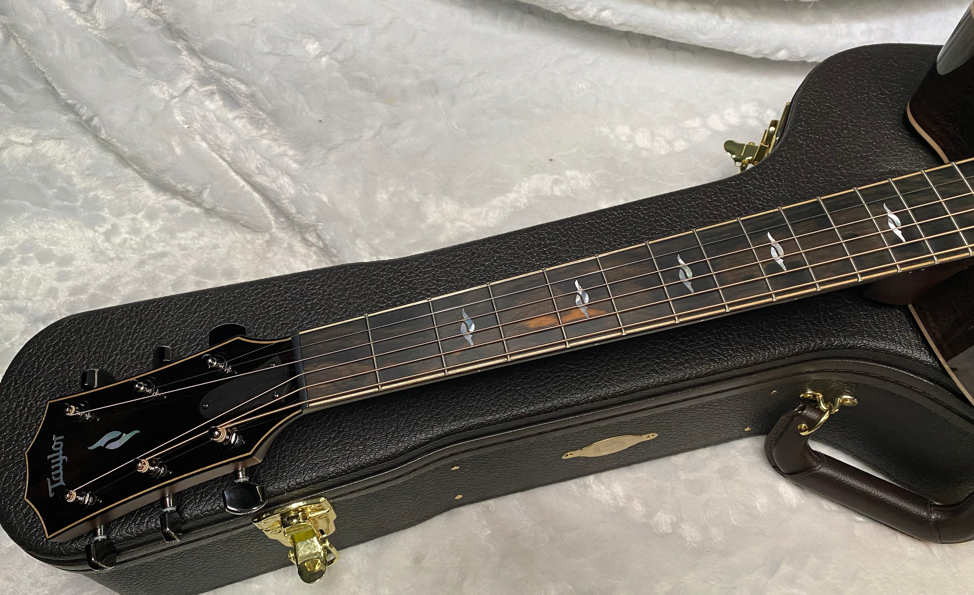 NEW ! Taylor 814ce Acoustic-Electric Guitar - Natural Gloss - 4.5lbs - Authorized Dealer - G07142
