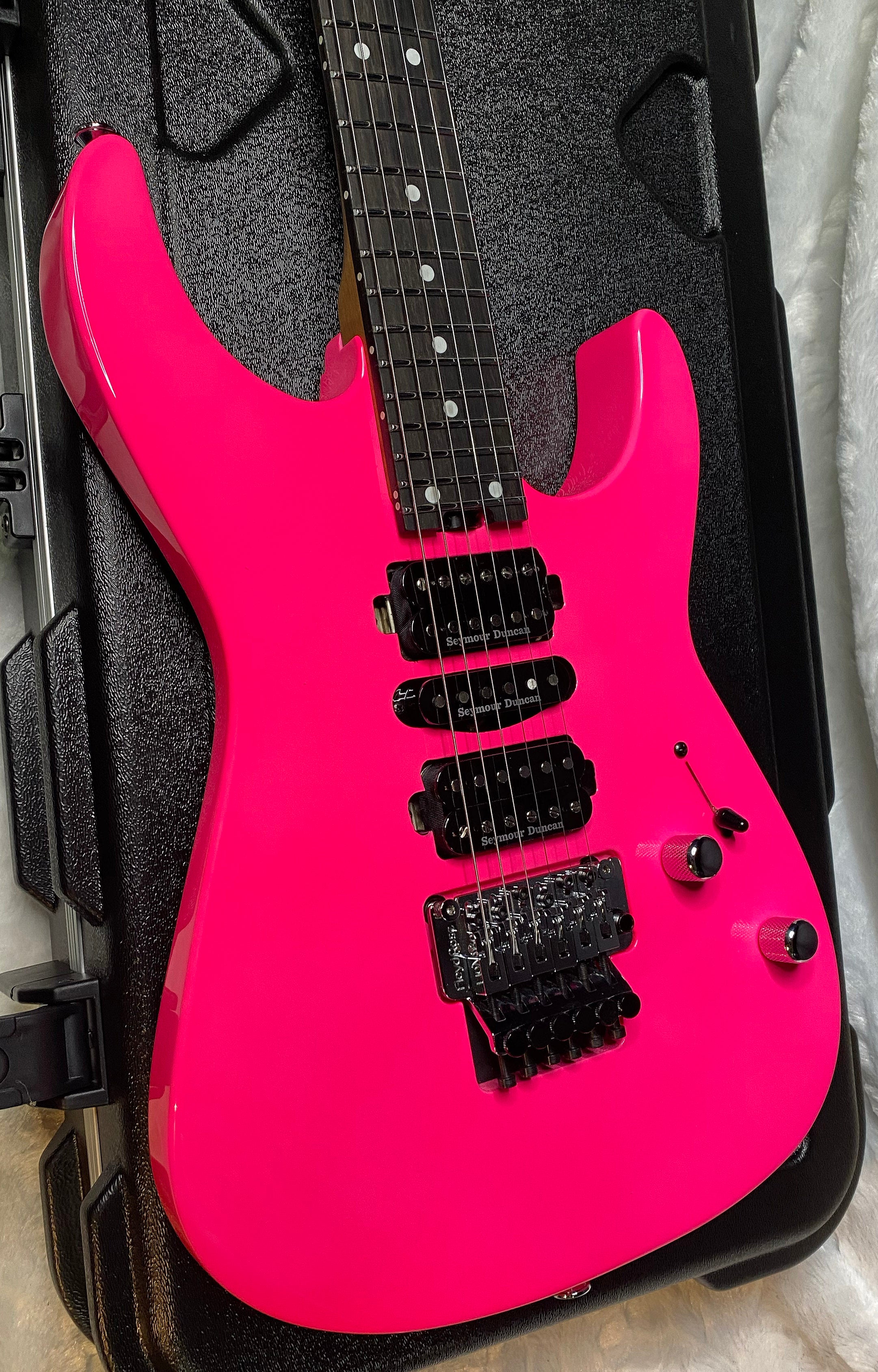 NEW ! Jackson Custom Shop Dinky HSH - Roasted Maple Neck & Ebony Fretboard - DK - Neon Pink - Authorized Dealer - 8.1 lbs - G07143