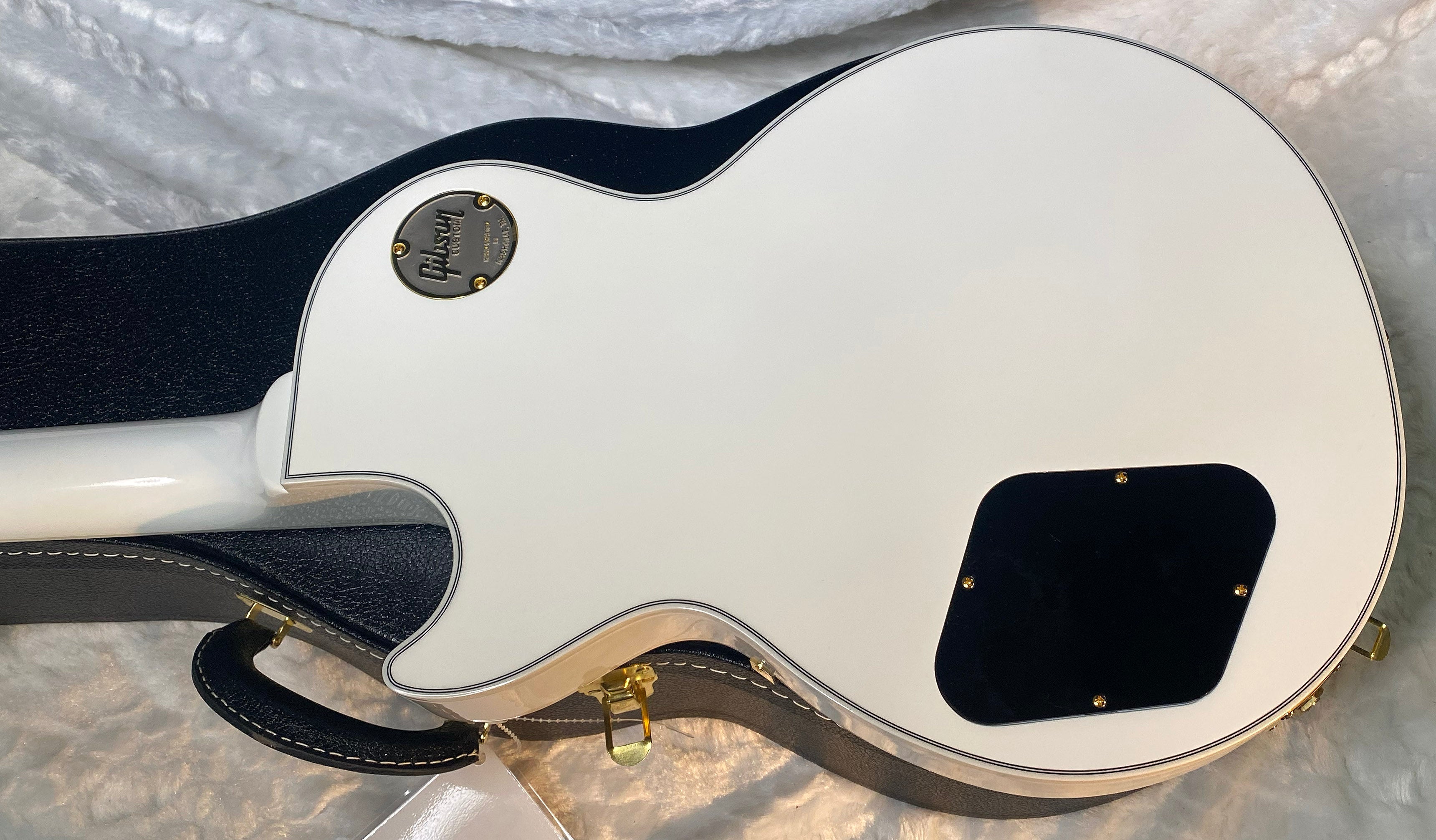 NEW! Gibson Les Paul Custom - Alpine White - Ebony Board - Authorized Dealer - In Stock! - 9.7lbs - G06432