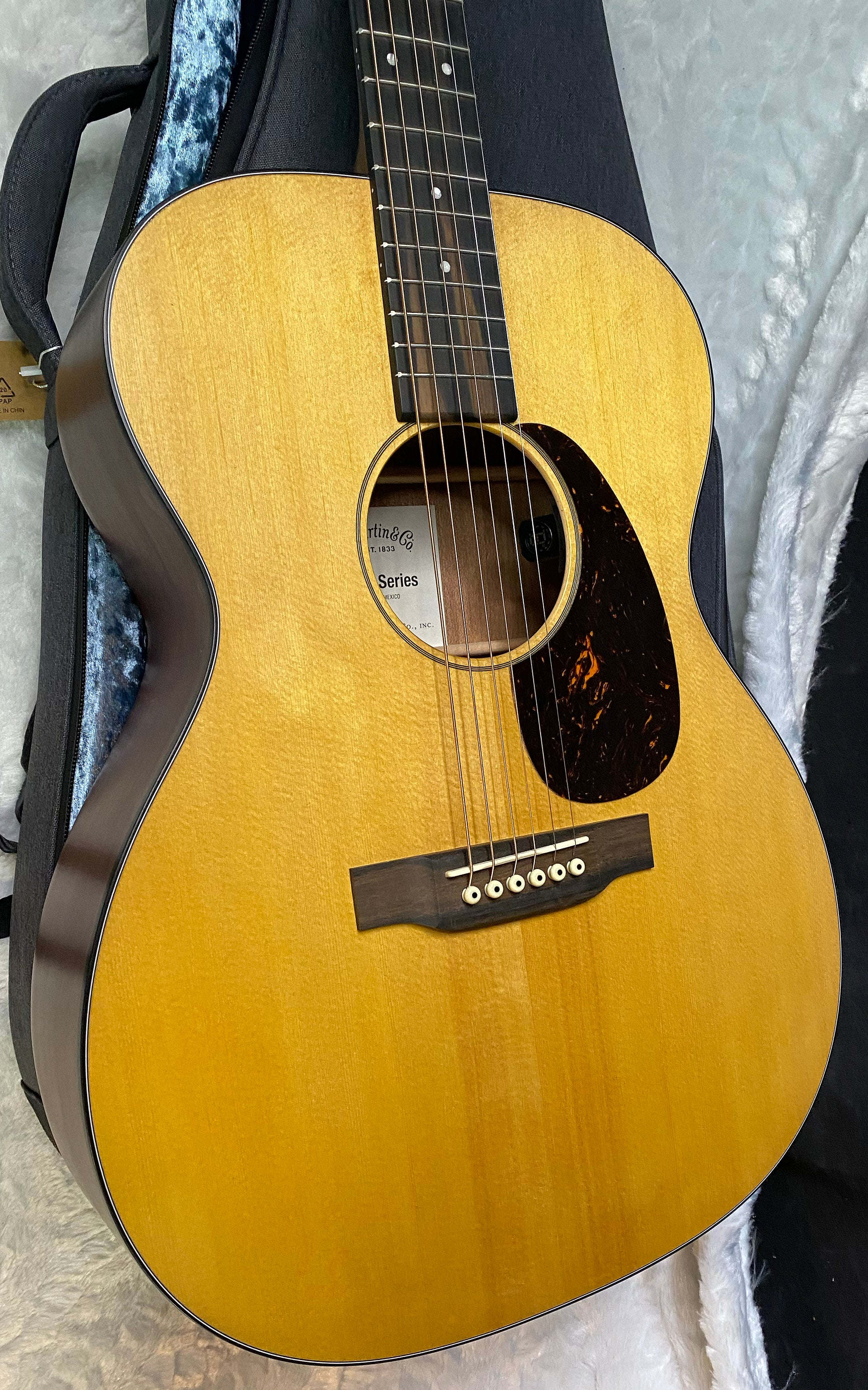 NEW! Martin Road Series 000-10E Retro Acoustic-Electric Guitar - Natural Aging Toner - 4.3 lbs - Authorized Dealer - G07162