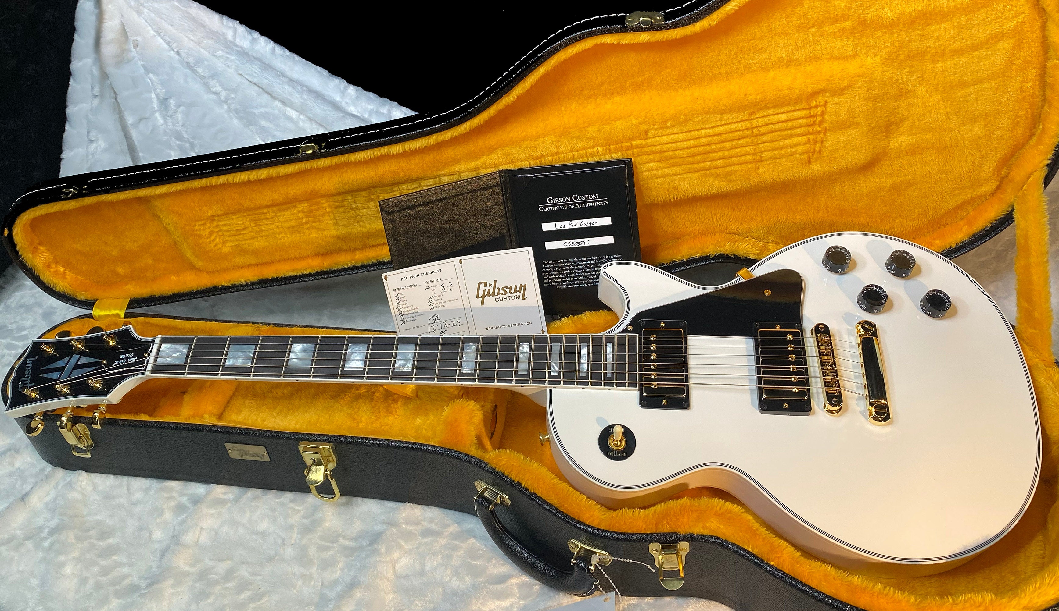 NEW! Gibson Les Paul Custom - Alpine White - Ebony Board - Authorized Dealer - In Stock! - 9.7lbs - G06432