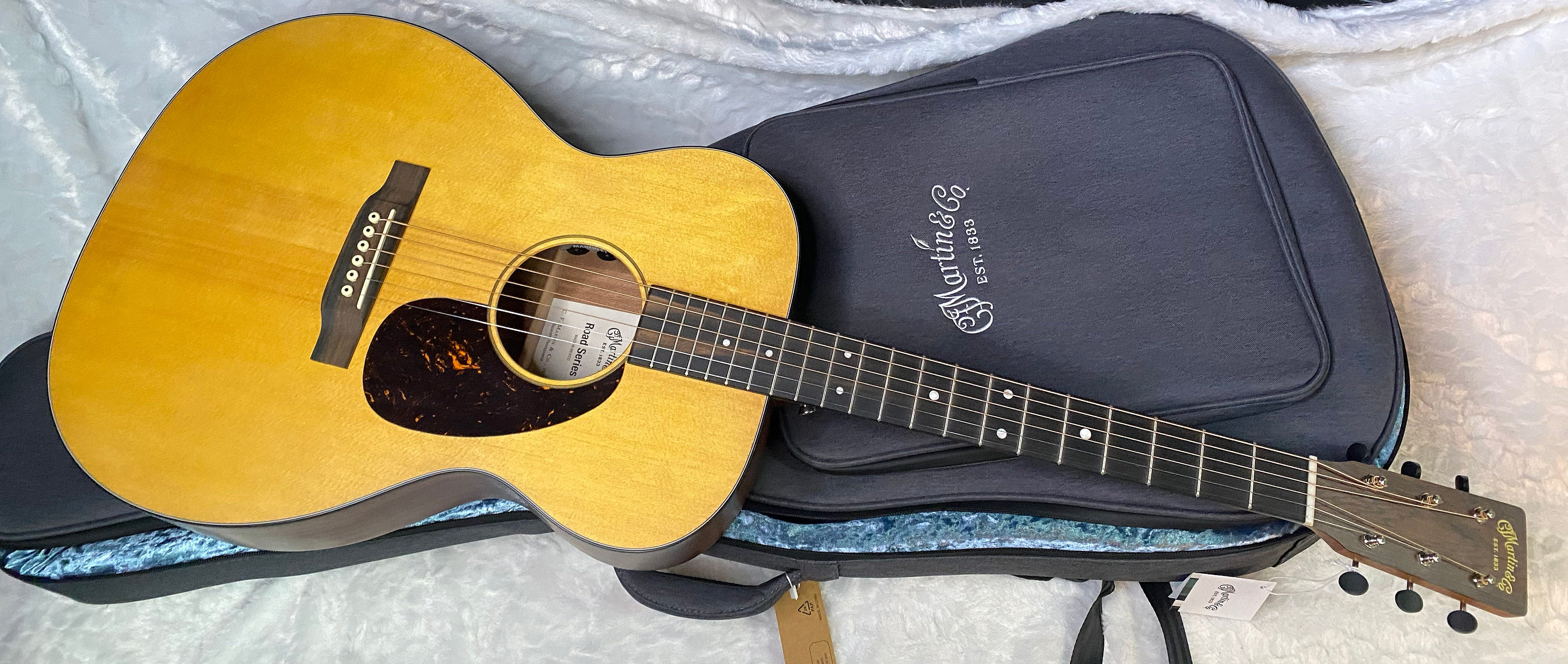 NEW! Martin Road Series 000-10E Retro Acoustic-Electric Guitar - Natural Aging Toner - 4.3 lbs - Authorized Dealer - G07162
