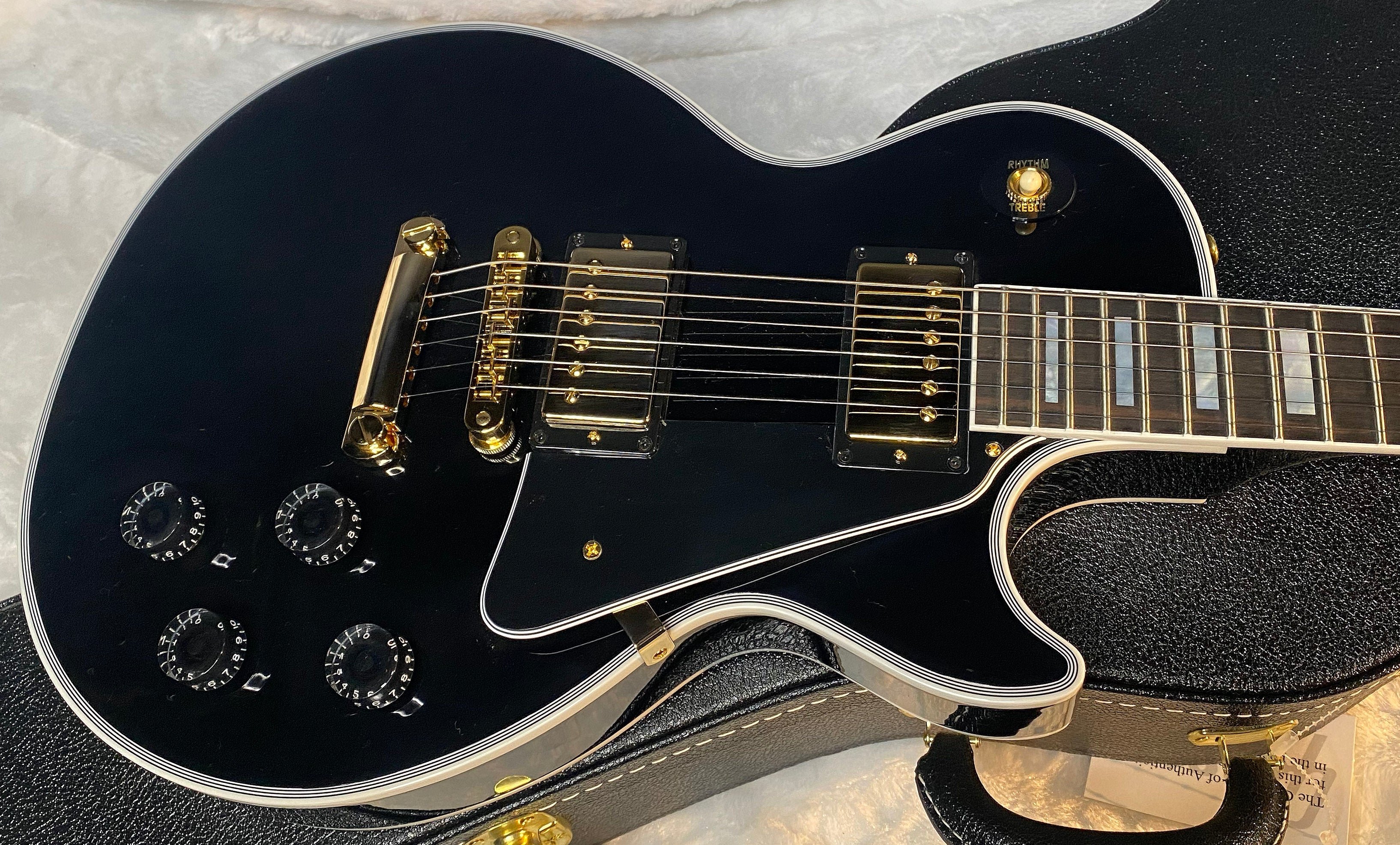 NEW! Gibson Custom Shop Les Paul Custom - Ebony Fingerboard - Authorized Dealer - Only 9.85 lbs - G06439