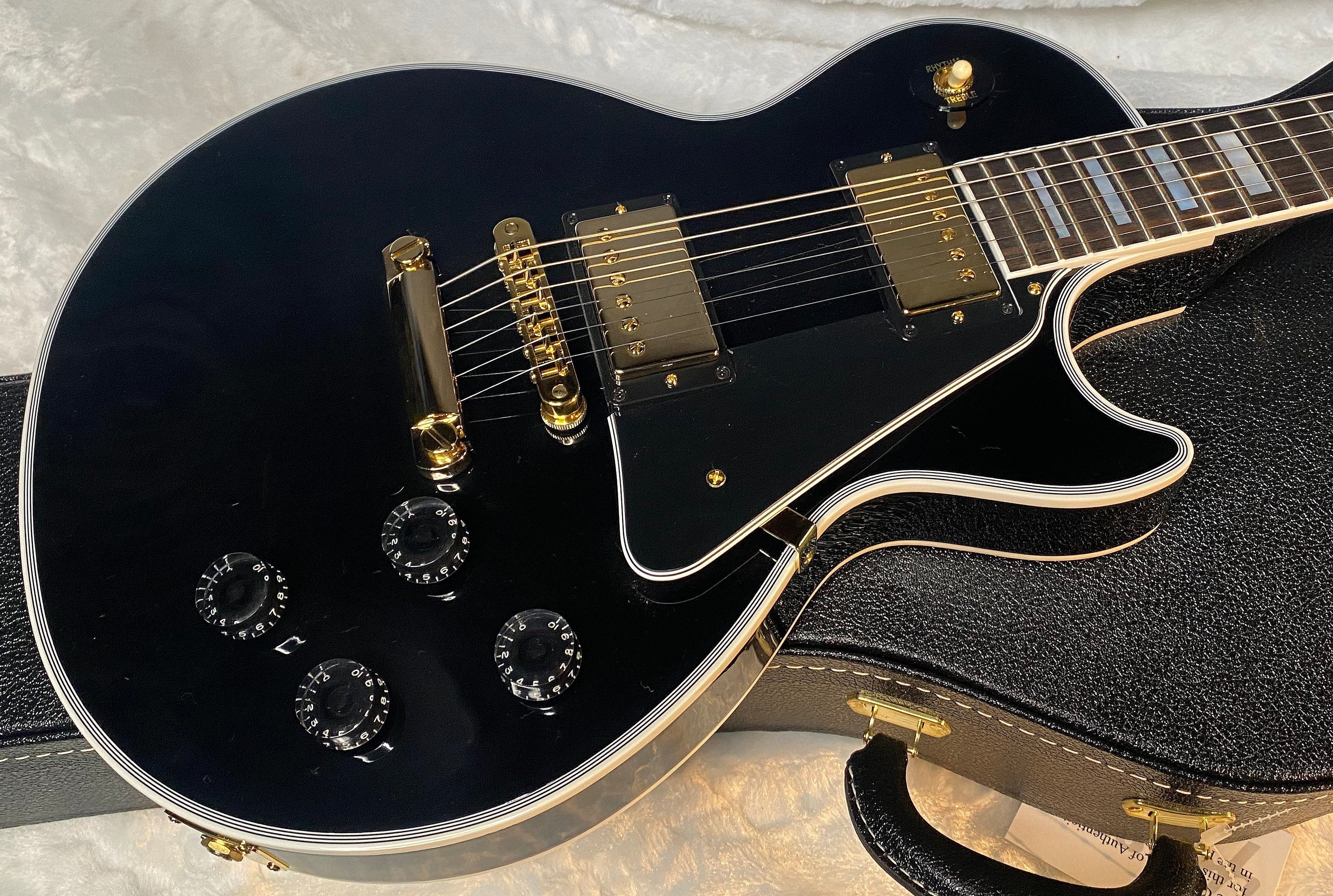 NEW! Gibson Custom Shop Les Paul Custom - Ebony Fingerboard - Authorized Dealer - Only 9.85 lbs - G06439