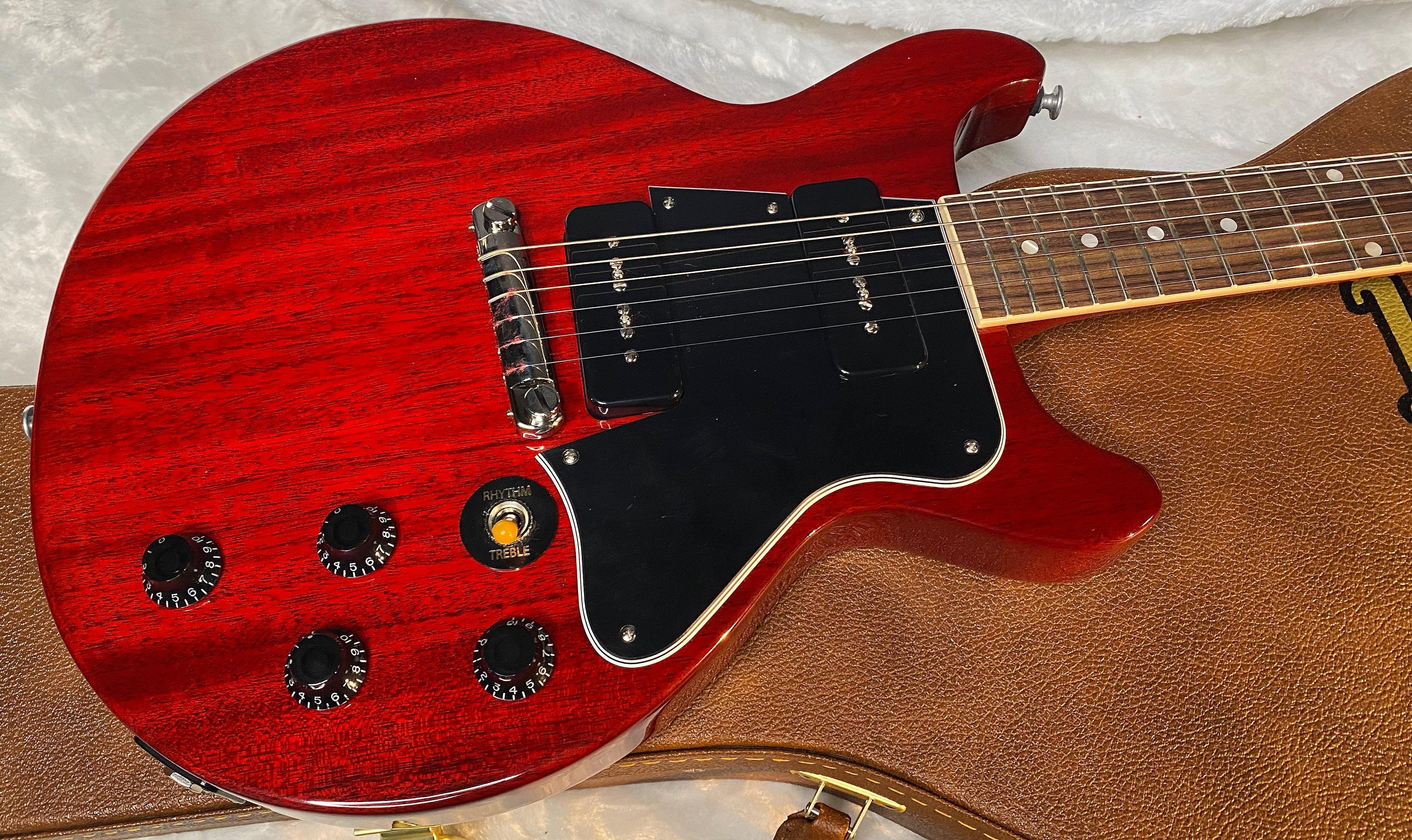 NEW! Gibson Les Paul Special Double Cutaway - Vintage Cherry Finish - 7.3lbs - Authorized Dealer - G06392 - Blem - SAVE!