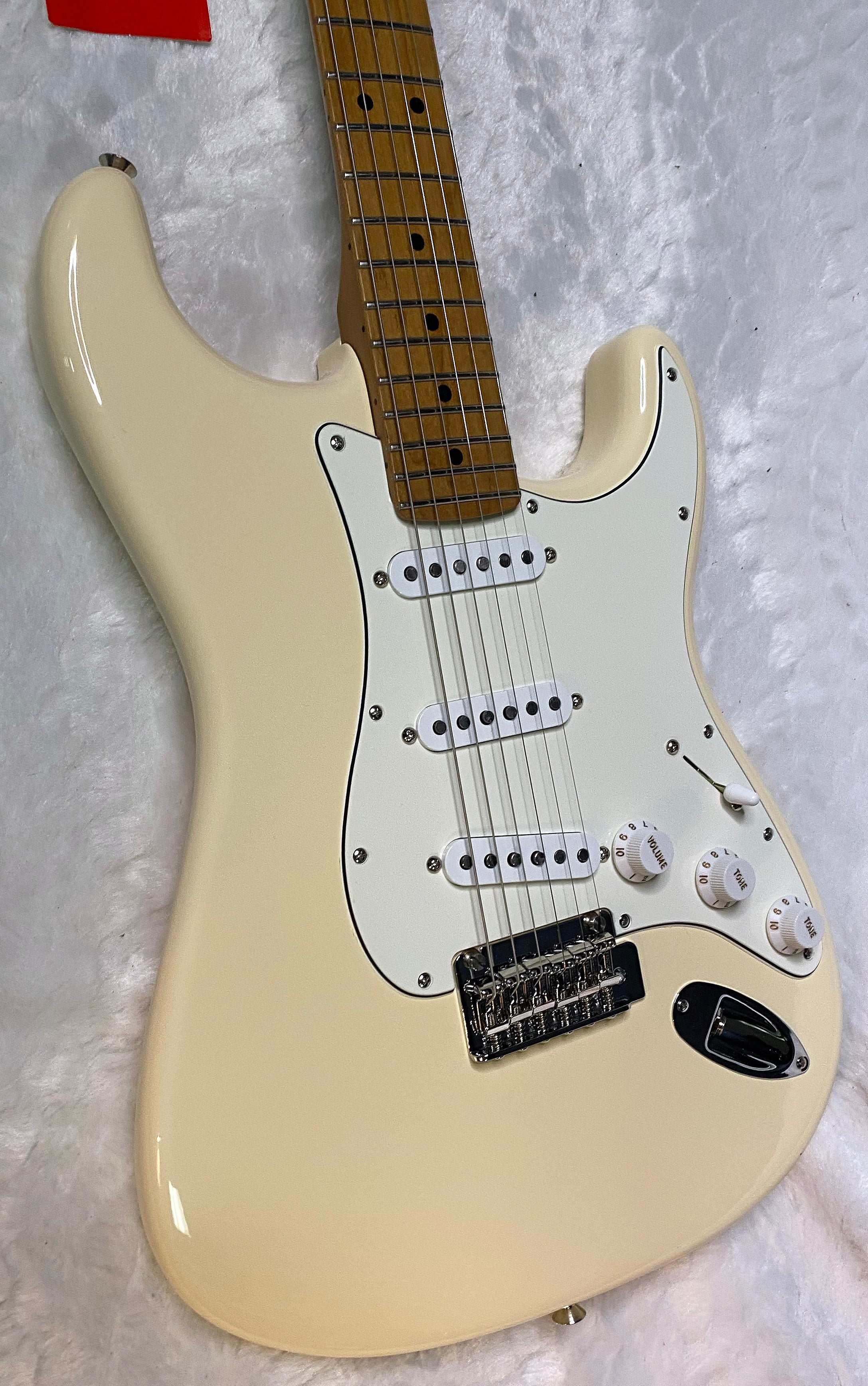 NEW! Fender Limited Edition Independent Dealer Exclusive II Player Stratocaster - Roasted Maple Neck - Olympic White - 7.8lbs - Authorized Dealer - G07153