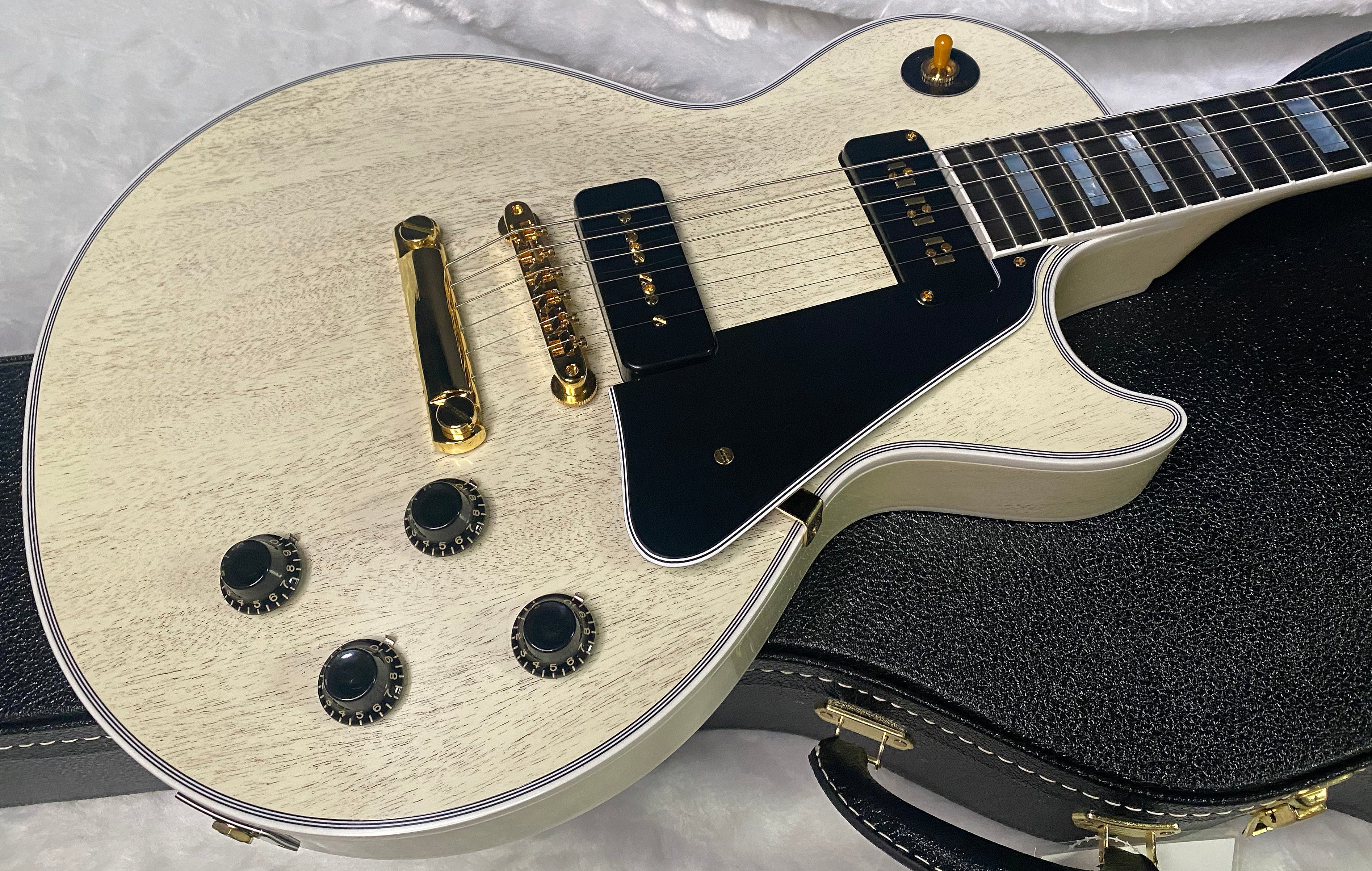 NEW ! Gibson Custom Shop Historic '54 Les Paul Custom Reissue Dealer Select - P-90's Staple Pick-Up - TV White - VOS - Authorized Dealer - 9.3 lbs - G07164
