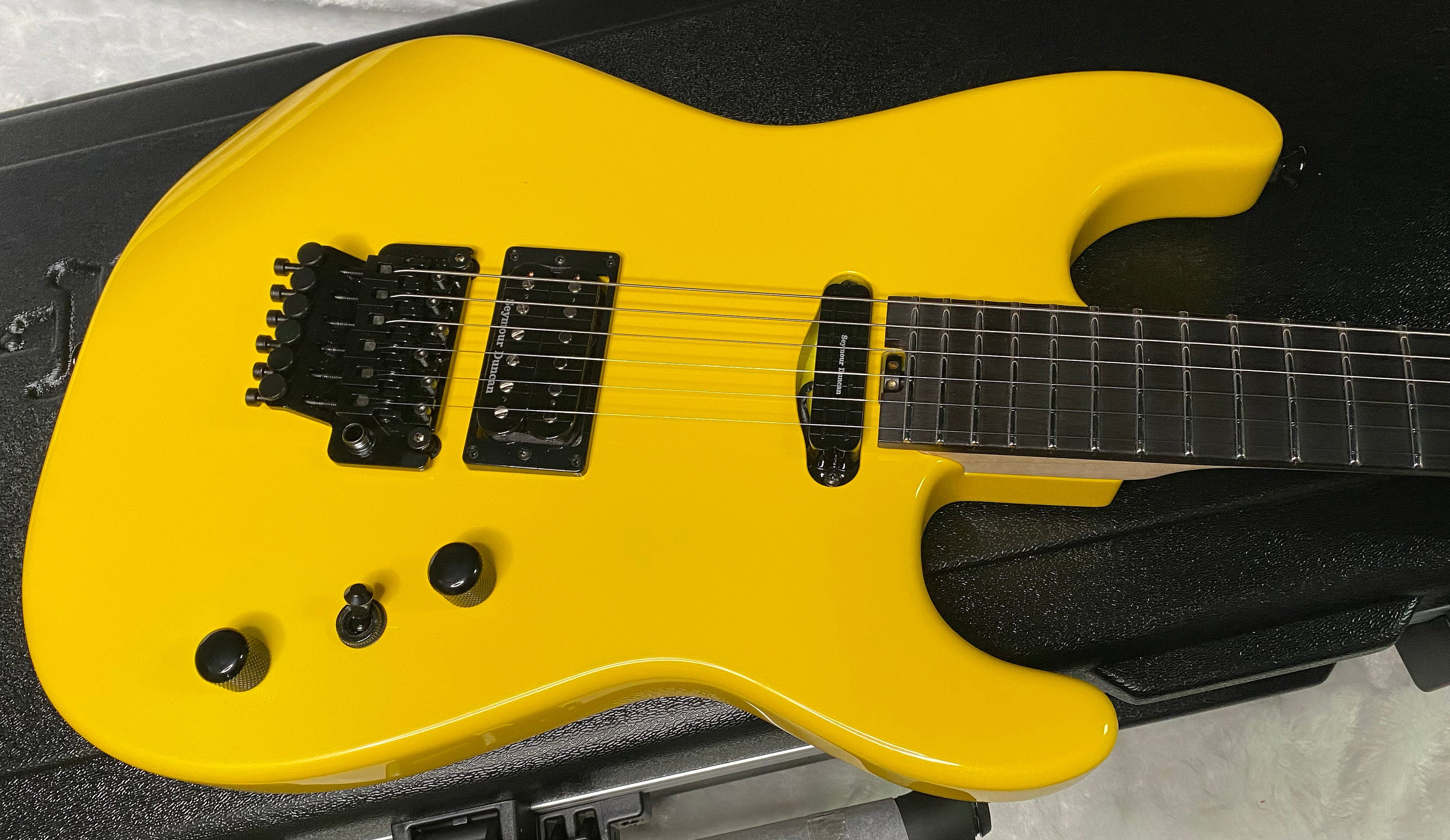 NEW ! Charvel USA Custom Shop Limited Edition San Dimas HS - Yellow Pearl Finish - Authorized Dealer - G07165