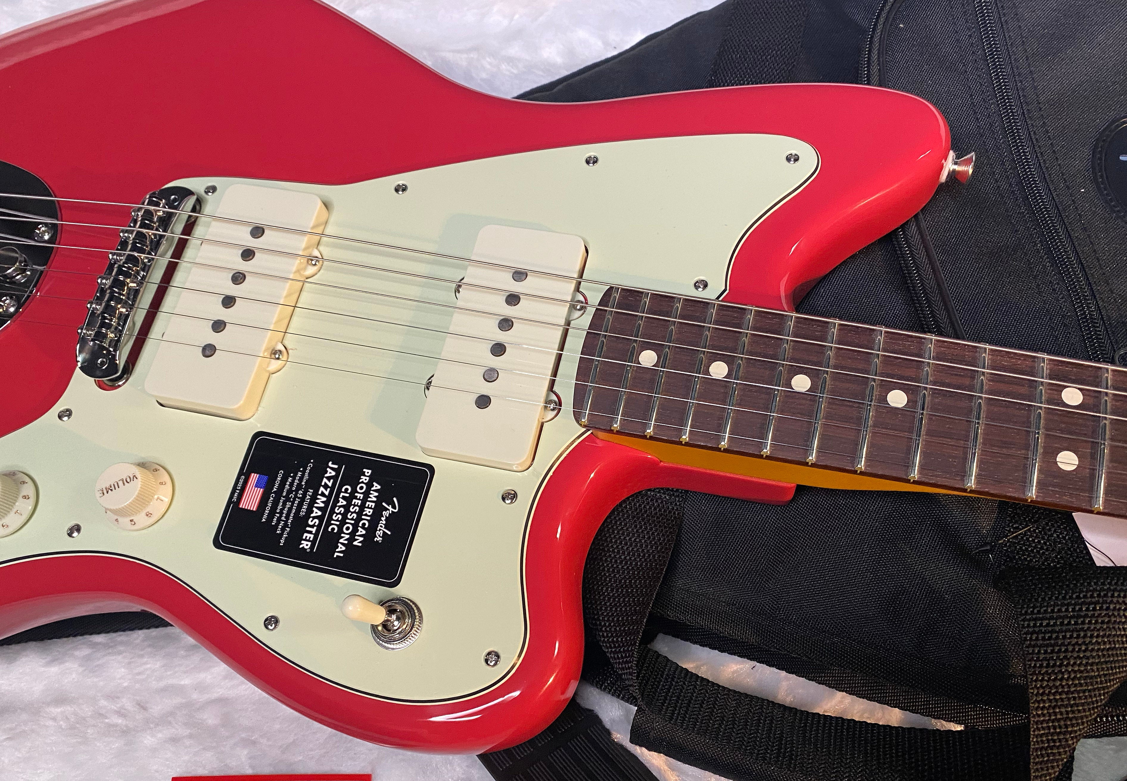 NEW! Fender American Professional Classic Jazzmaster - Faded Dakota Red - Authorized Dealer - G06528