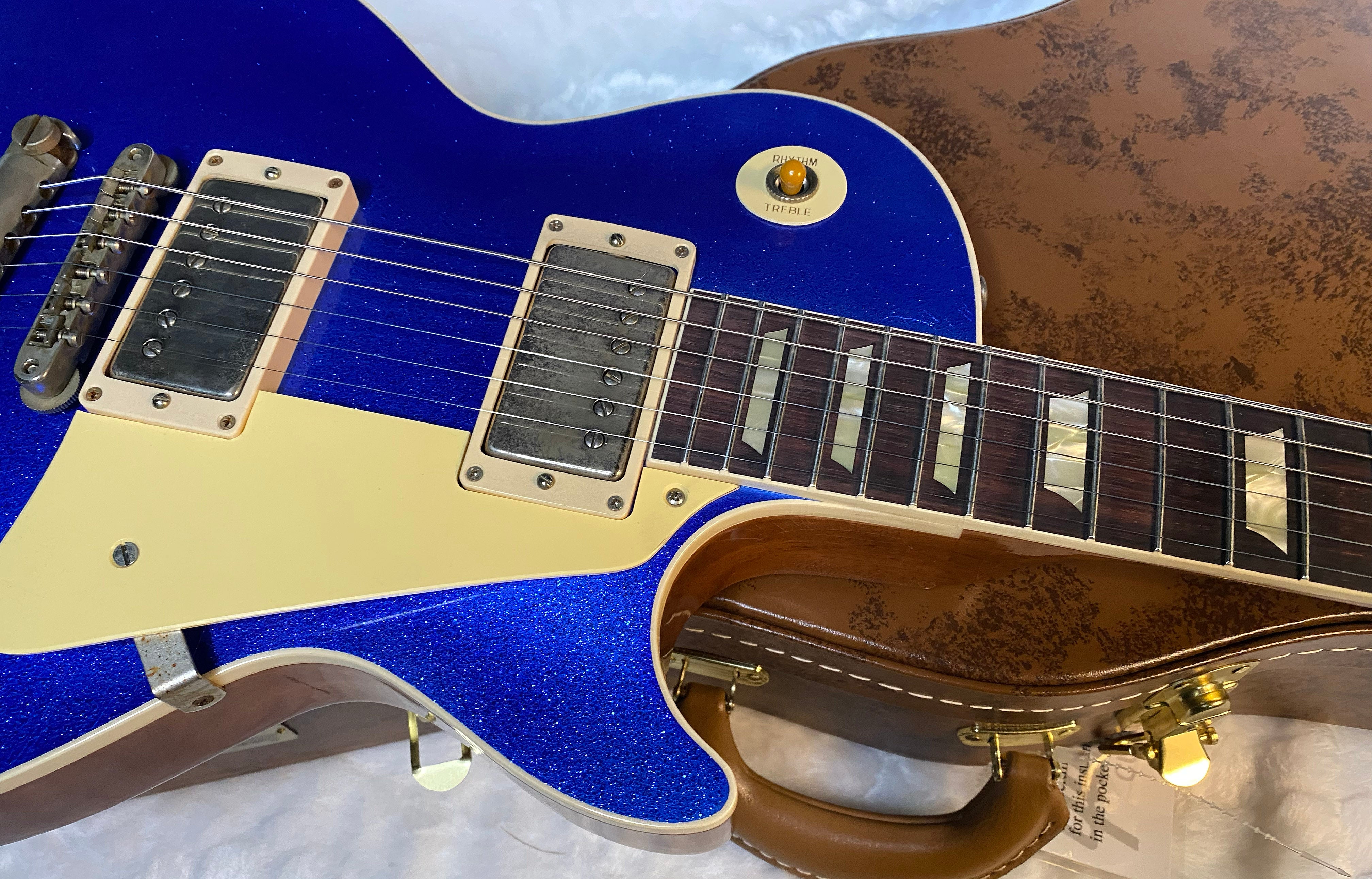 NEW! Gibson Custom Shop Dealer Select Murphy Lab '57 Les Paul Blue Sparkle Ultra Light Aged - Authorized Dealer - 8.6 lbs - G05056