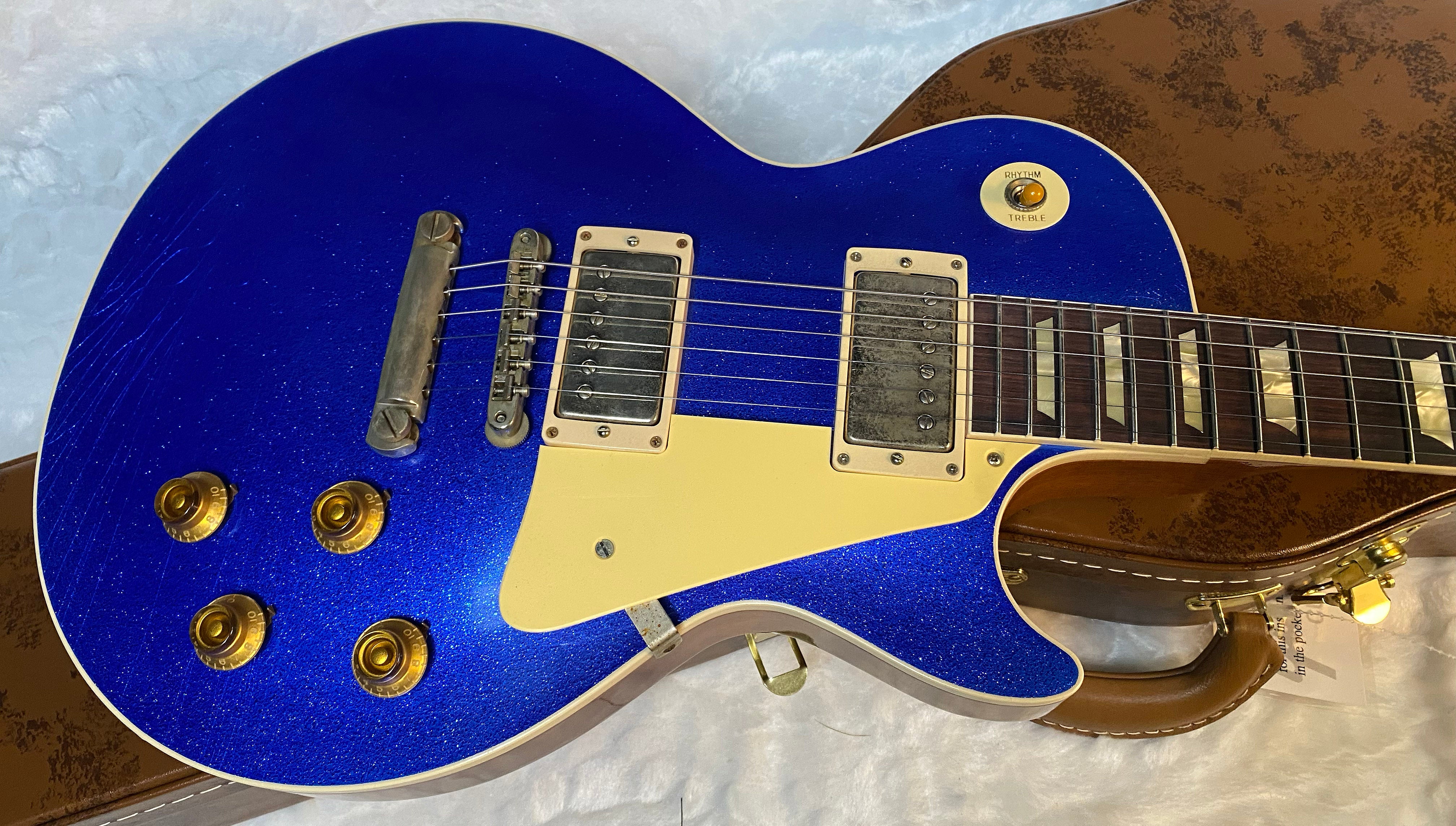 NEW! Gibson Custom Shop Dealer Select Murphy Lab '57 Les Paul Blue Sparkle Ultra Light Aged - Authorized Dealer - 8.6 lbs - G05056