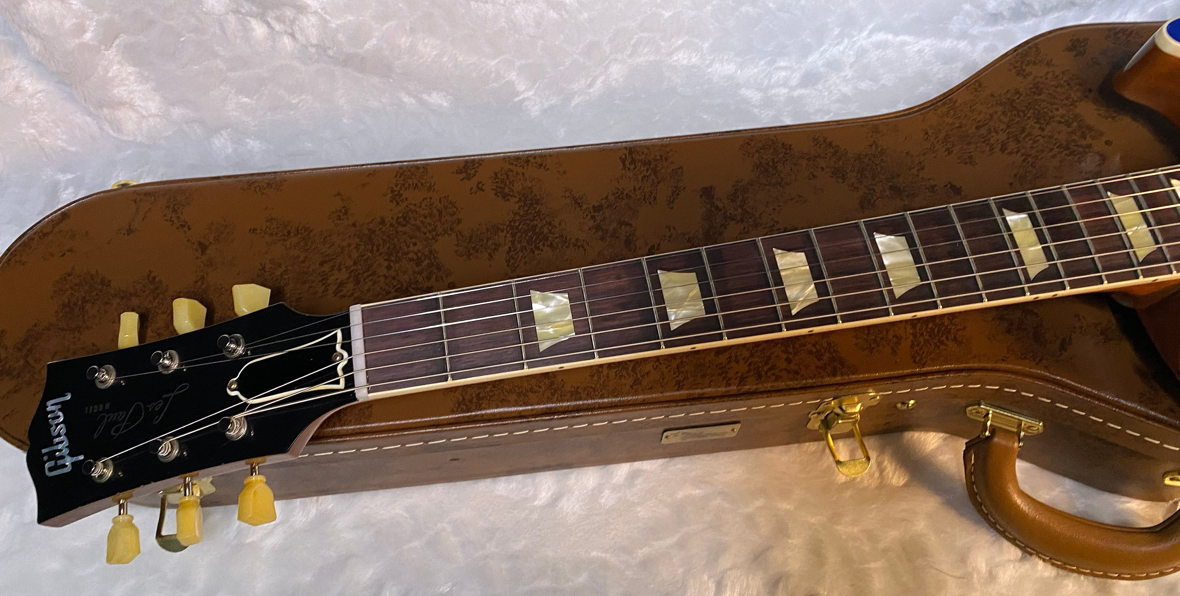 NEW! Gibson Custom Shop Dealer Select Murphy Lab '57 Les Paul Blue Sparkle Ultra Light Aged - Authorized Dealer - 8.6 lbs - G05056