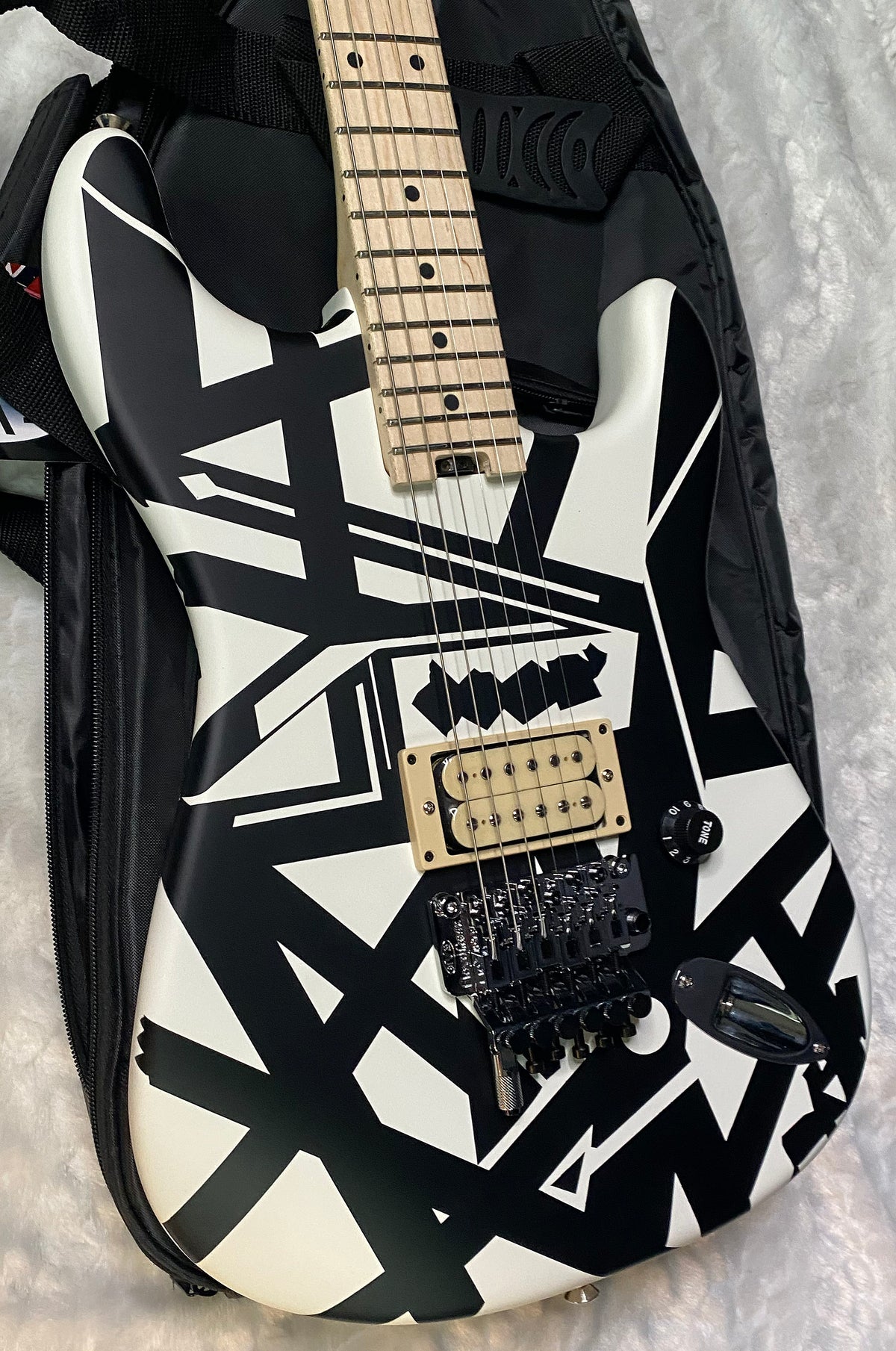 NEW EVH Striped Series Shapes Electric Guitar - White and Black - Gig Bag - 7.6lbs - Authorized Dealer - G07841