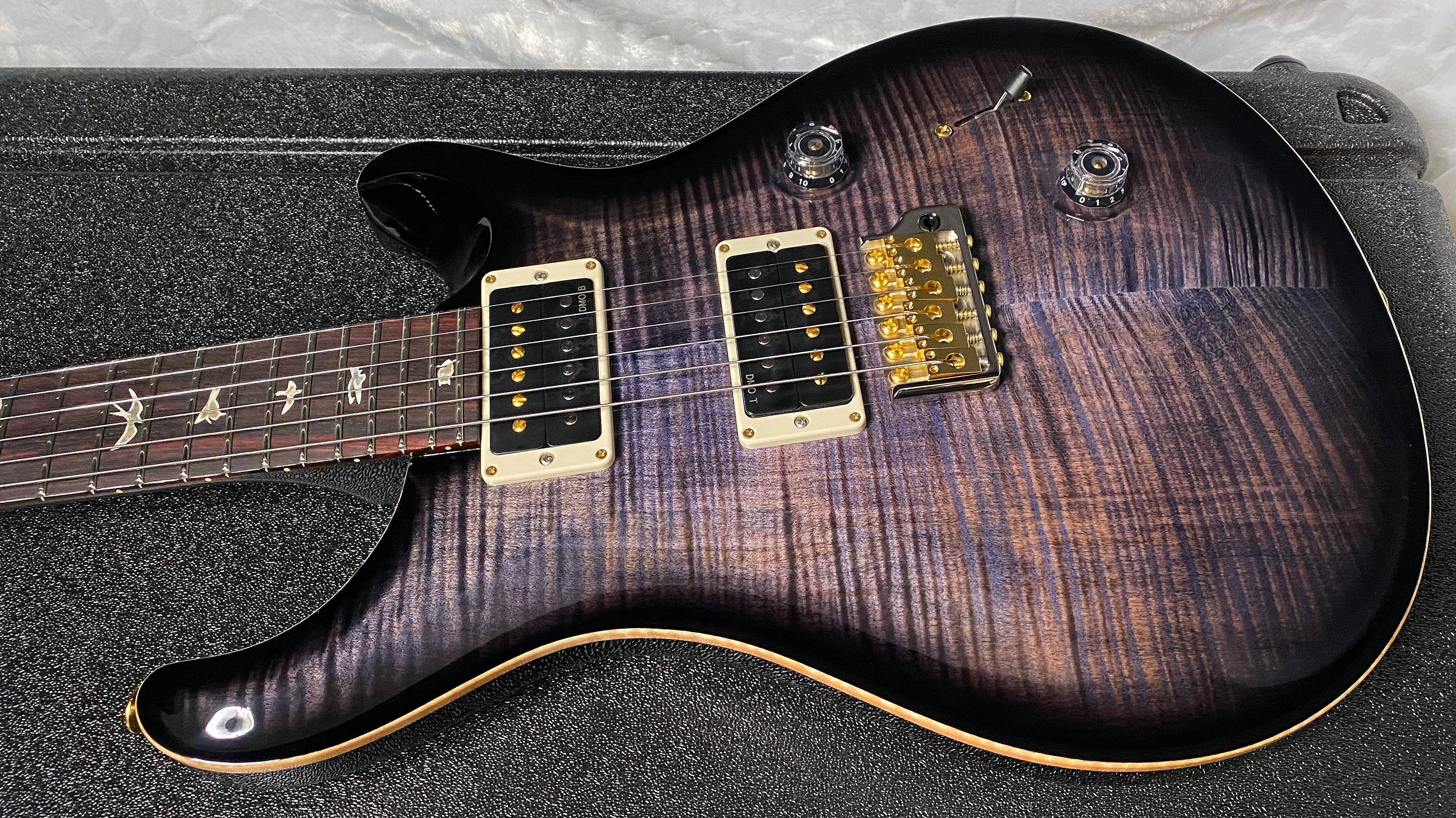 NEW! PRS Custom 24 - Paul Reed Smith - 10-Top ! Incredible Flame Top - Purple Iris Finish - Authorized Dealer - 7.4 lbs - G05093