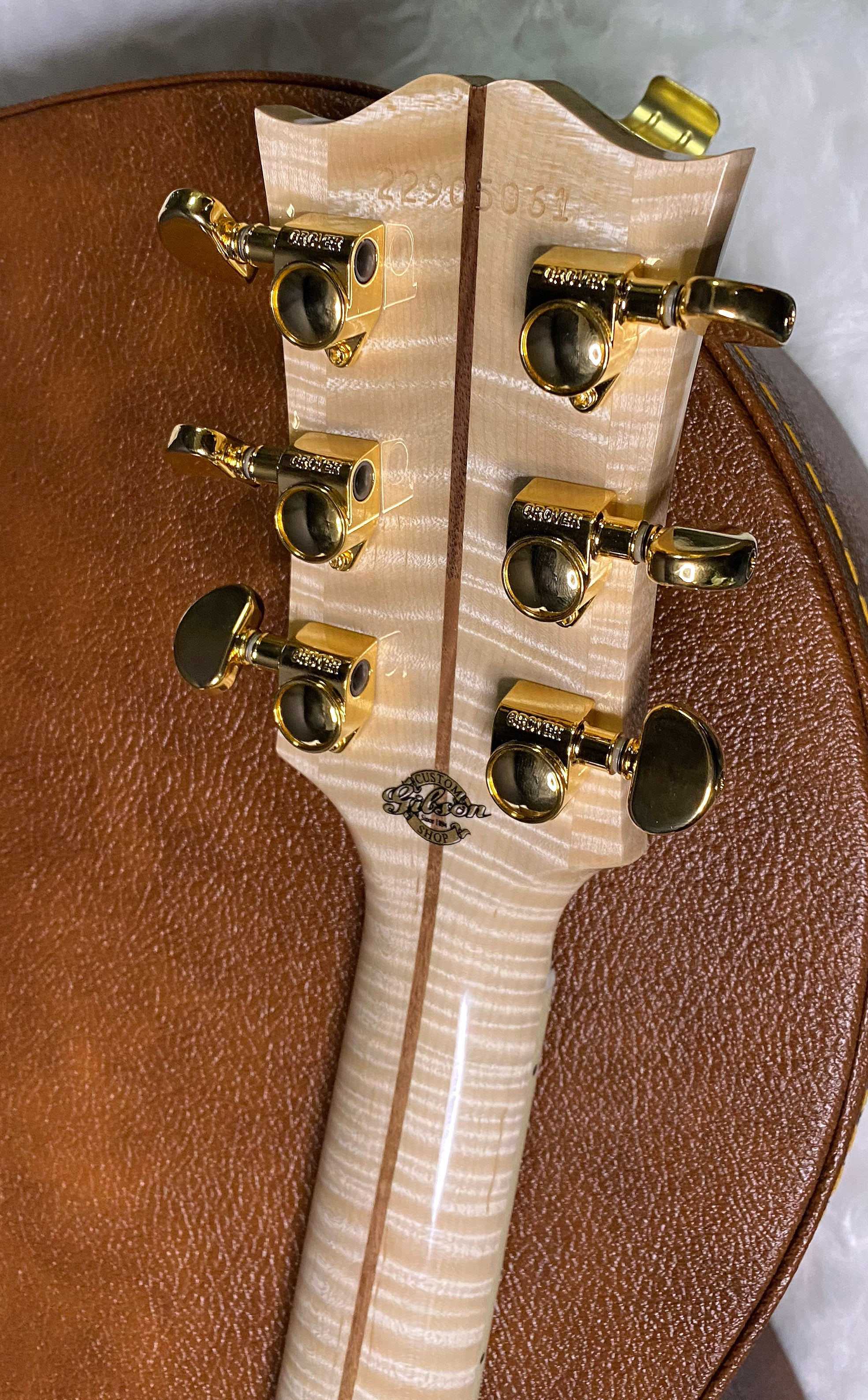 NEW ! Gibson SJ-200 Standard - Custom Shop - Dealer Select - Super RARE - Green Top - Authorized Dealer - AAAAA Flamed Natural Maple Back & Sides - G07203