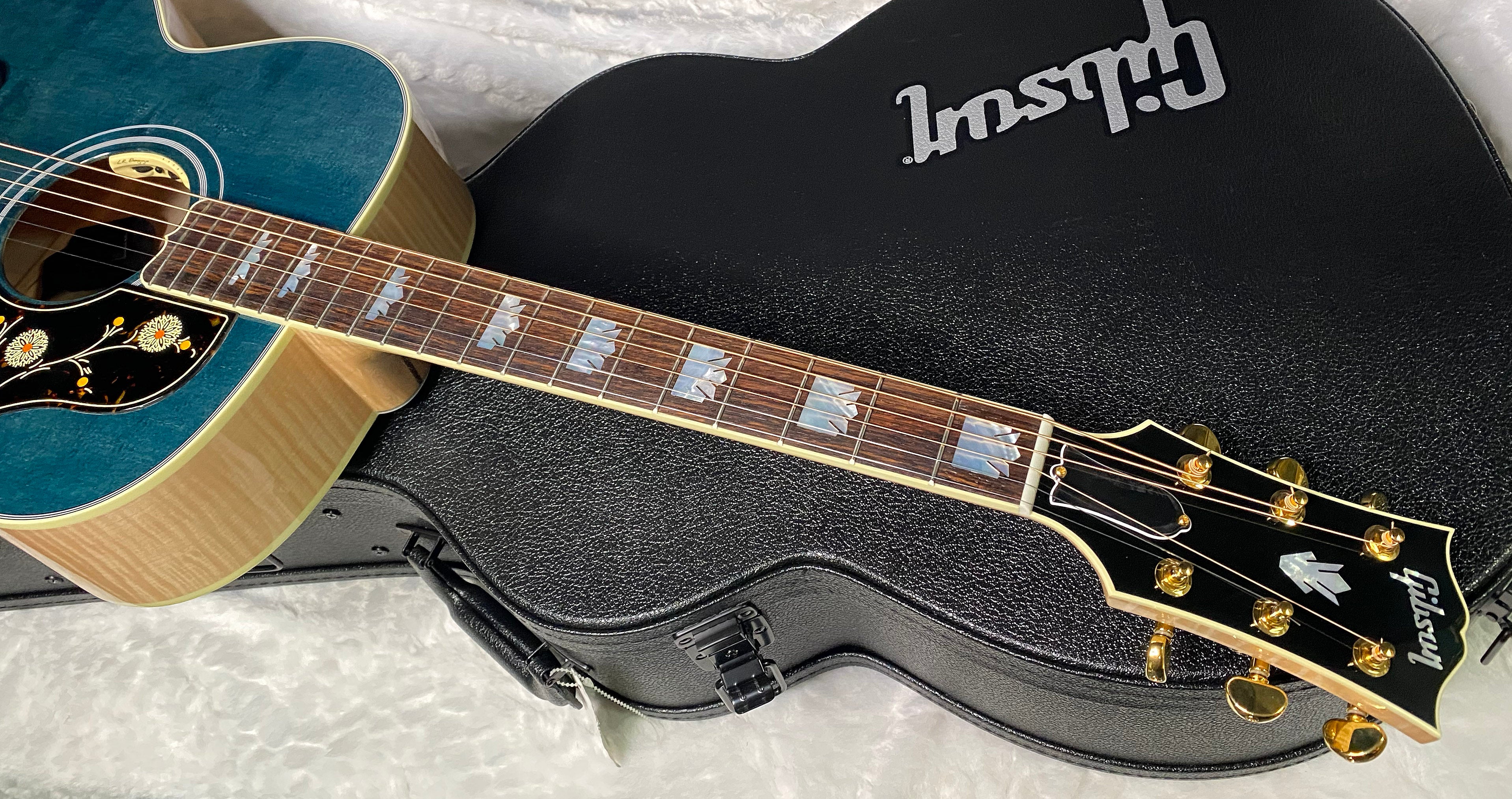 NEW ! Gibson SJ-200 Standard - Custom Shop - Dealer Select - Super RARE - Blue Top - Authorized Dealer - AAAAA Flamed Natural Maple Back & Sides - G07206