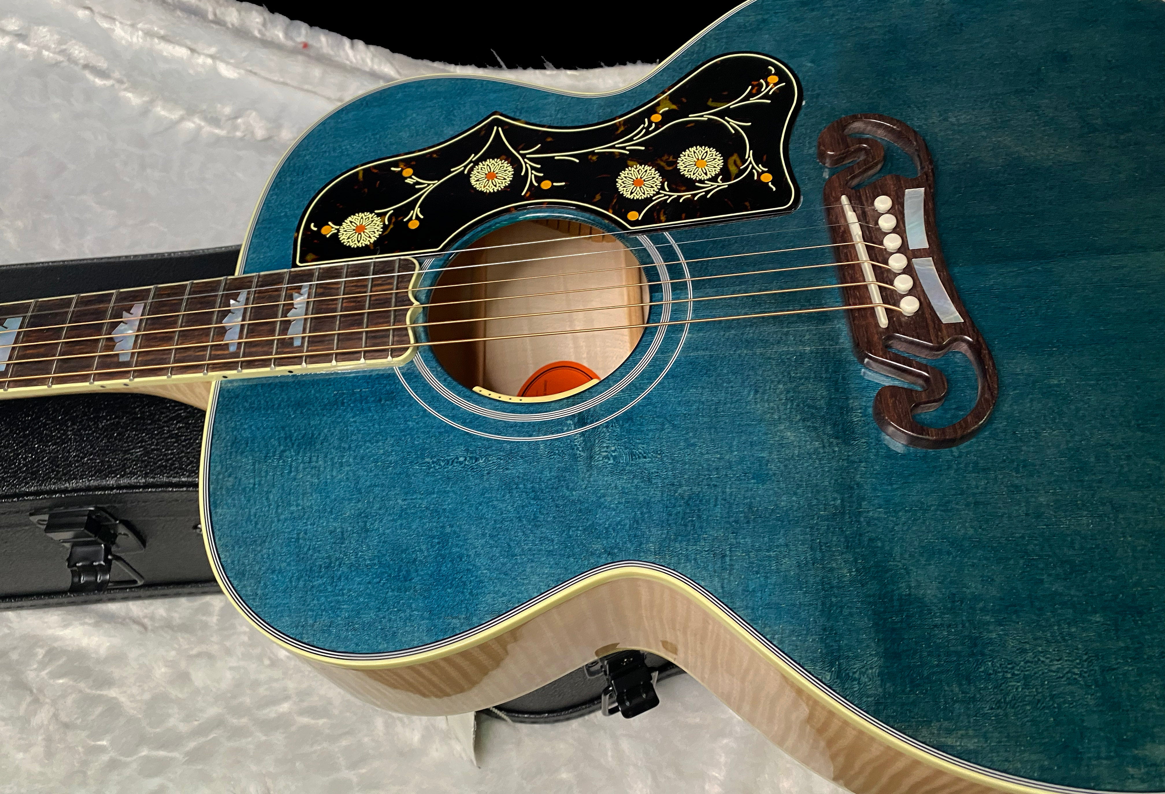 NEW ! Gibson SJ-200 Standard - Custom Shop - Dealer Select - Super RARE - Blue Top - Authorized Dealer - AAAAA Flamed Natural Maple Back & Sides - G07206