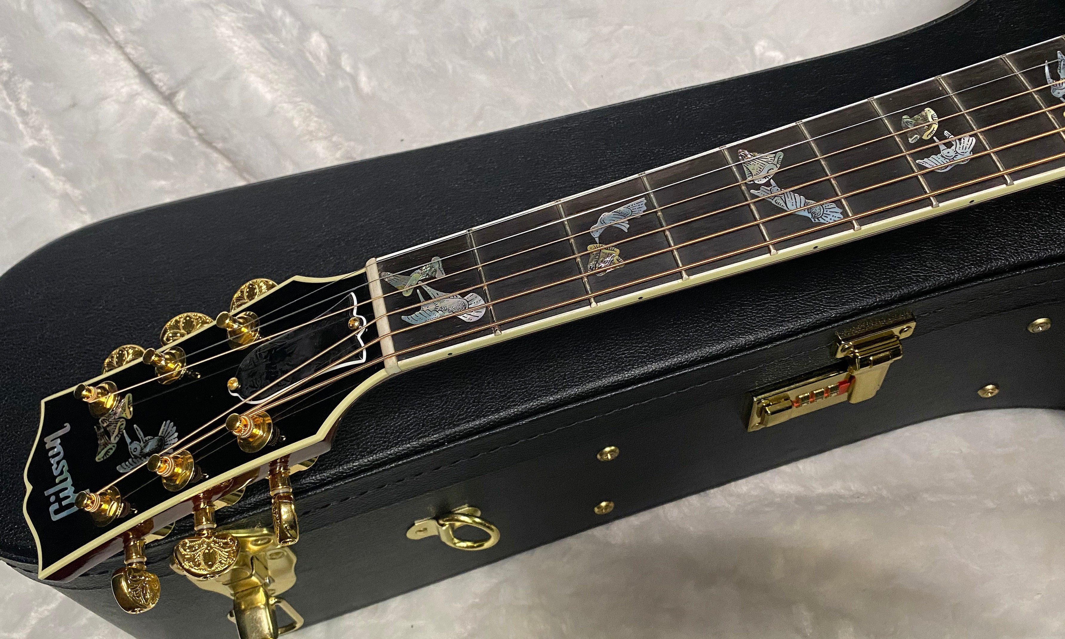 NEW! Gibson Hummingbird Custom Koa - Dealer Select - Autumnburst - Authorized Dealer - Custom Shop - 4.85 lbs - G07194