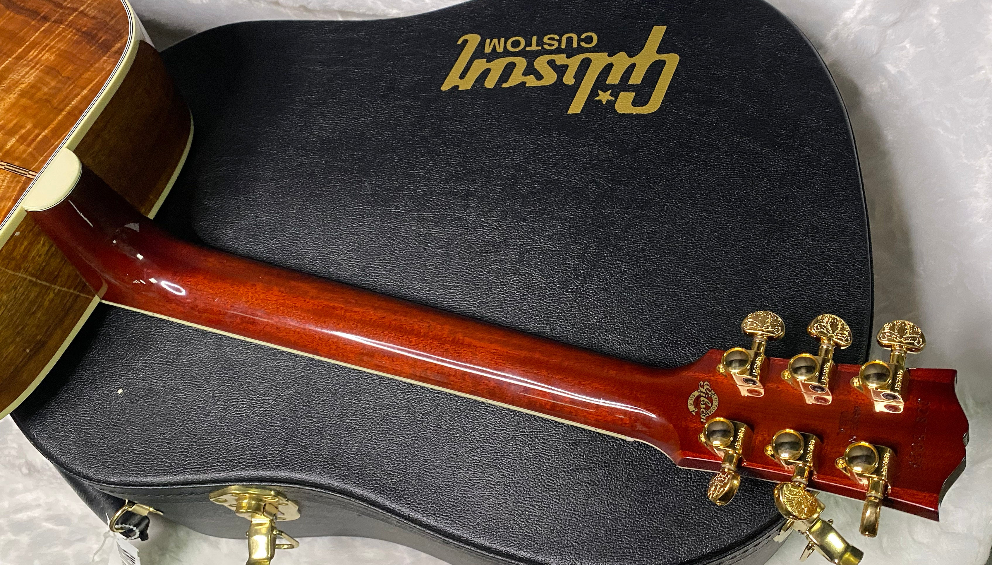 NEW! Gibson Hummingbird Custom Koa - Dealer Select - Autumnburst - Authorized Dealer - Custom Shop - 4.85 lbs - G07194