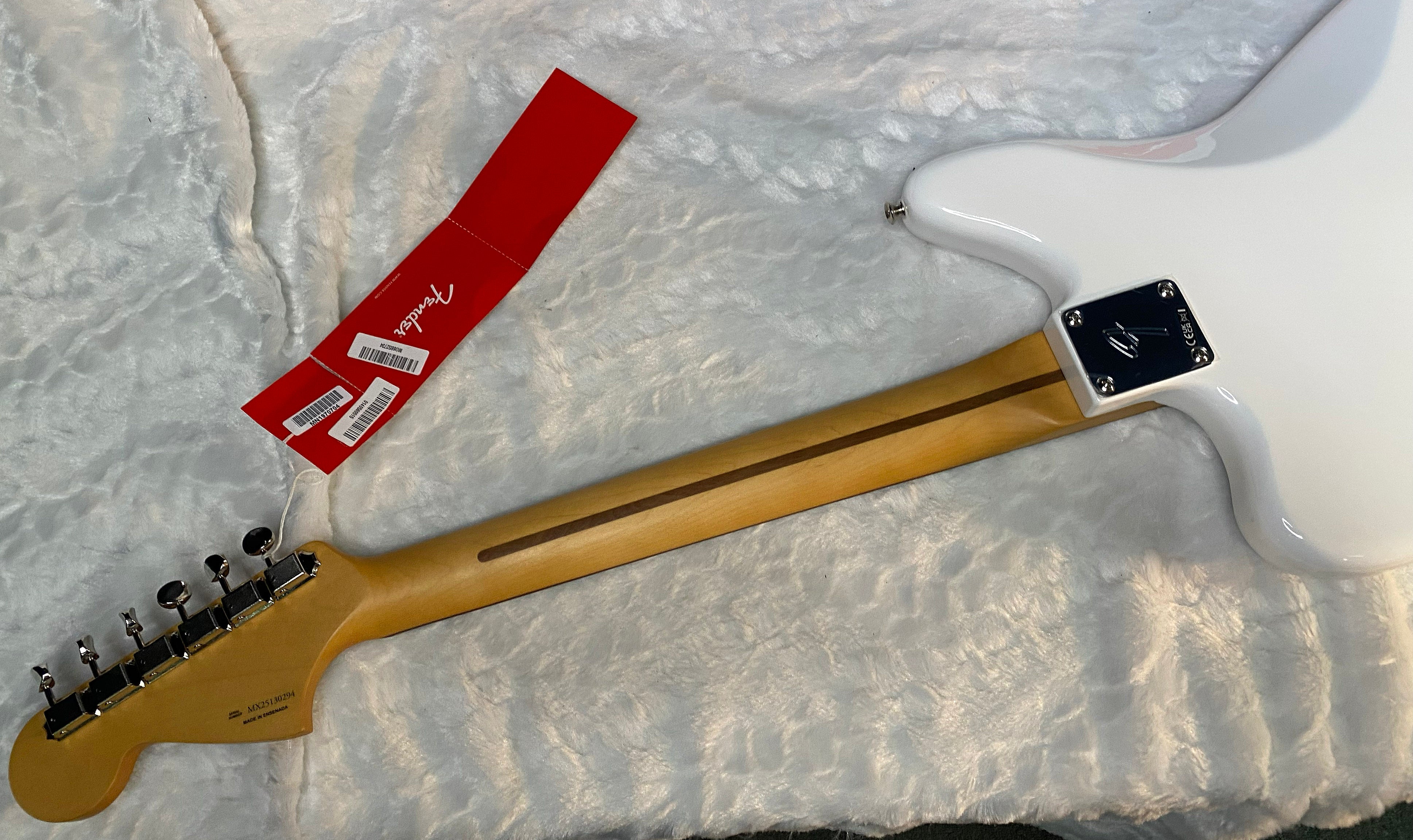 NEW! Fender Player II Jaguar Rosewood Fretboard - Polar White - 7.8lbs - Authorized Dealer - G06550