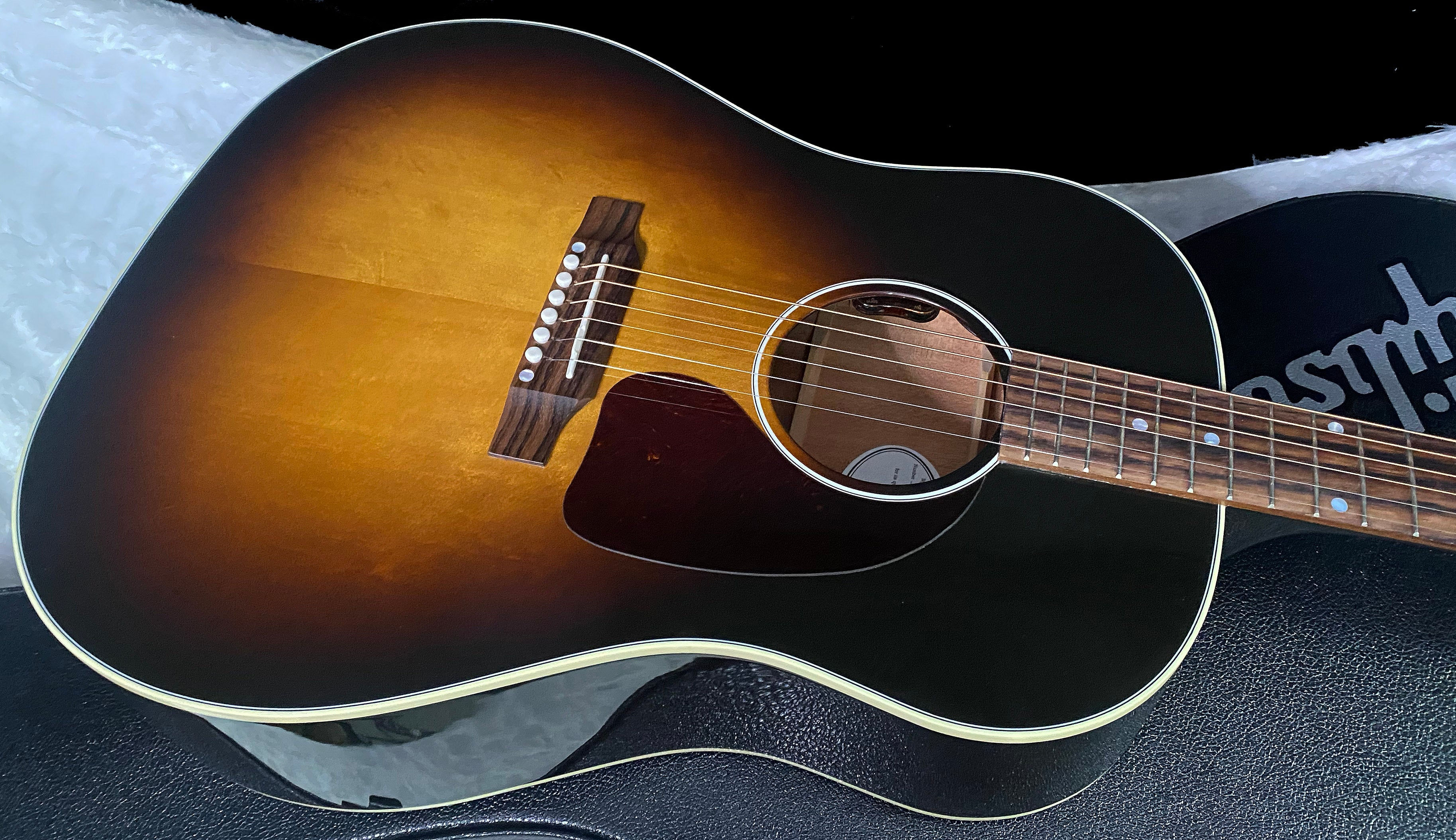 NEW! Gibson J-45 Standard Acoustic Electric Guitar - Vintage Sunburst - Authorized Dealer - 4.6lbs - G07195
