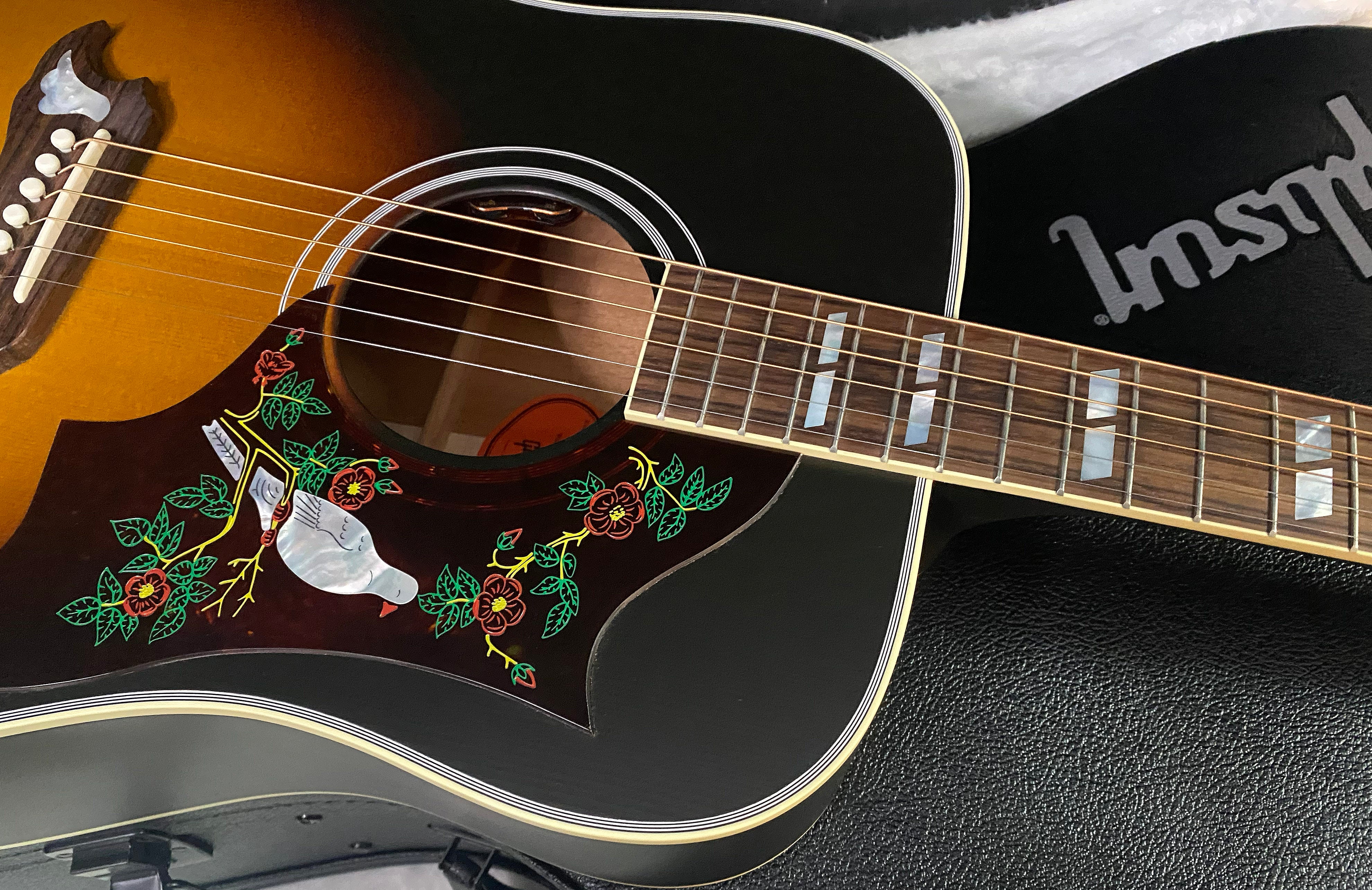 NEW ! Gibson Acoustic Dove Mahogany Acoustic-Electric Guitar - Vintage Sunburst Satin - 4.75lbs - Authorized Dealer - G07200