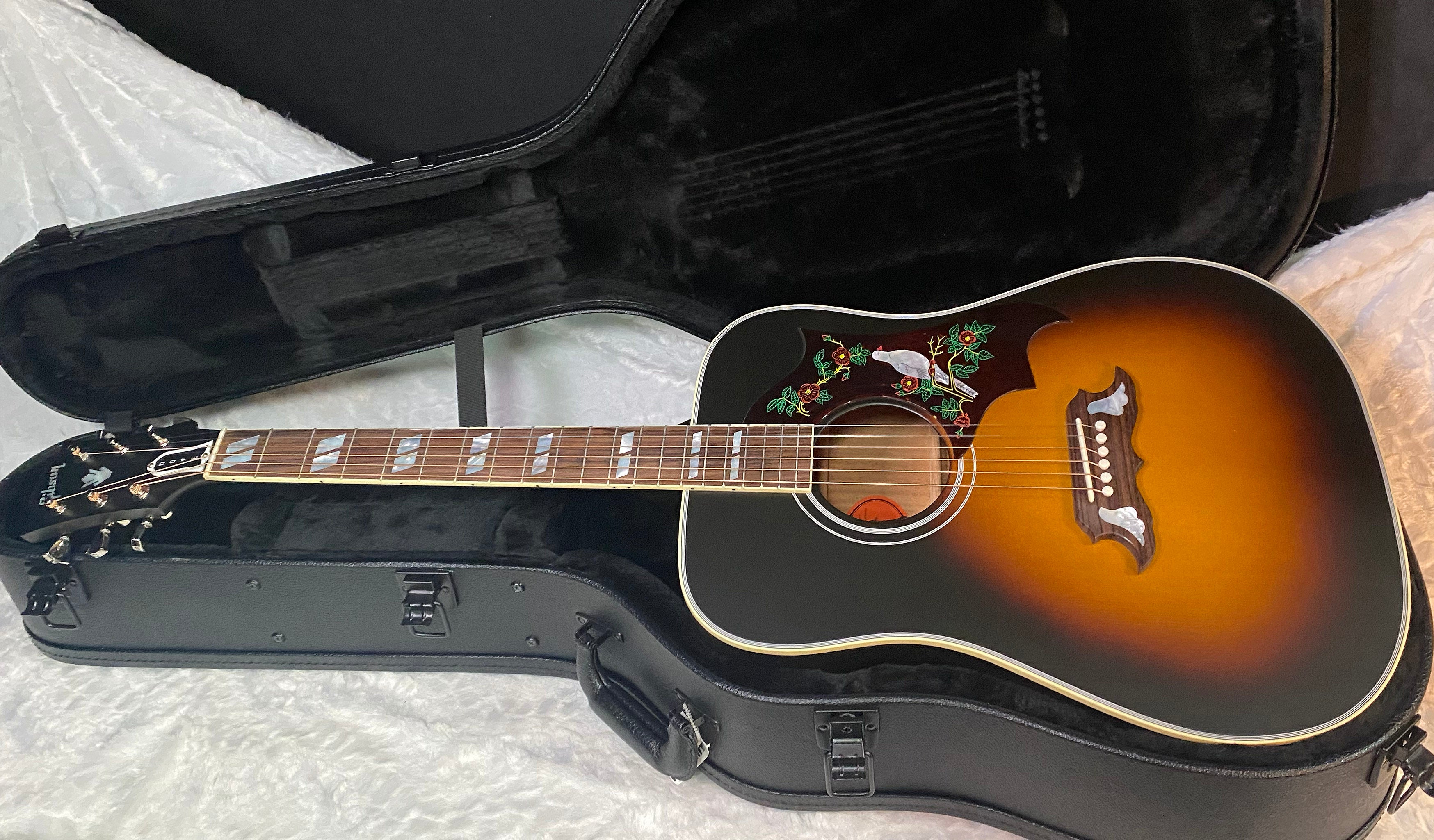 NEW ! Gibson Acoustic Dove Mahogany Acoustic-Electric Guitar - Vintage Sunburst Satin - 4.75lbs - Authorized Dealer - G07200