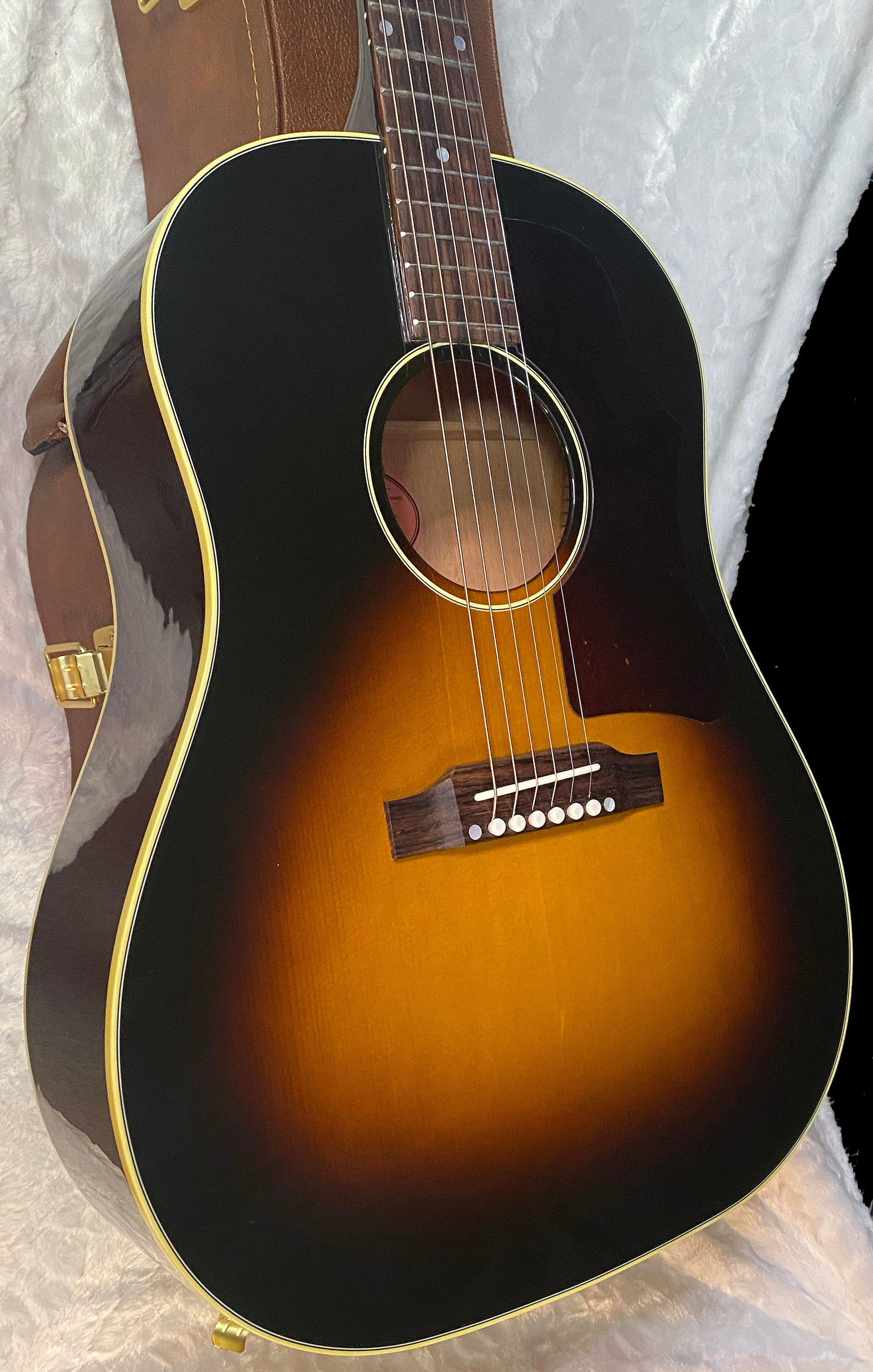 NEW ! Gibson '50s J-45 Original - Vintage Sunburst - 4.5 lbs - Authorized Dealer - G07189