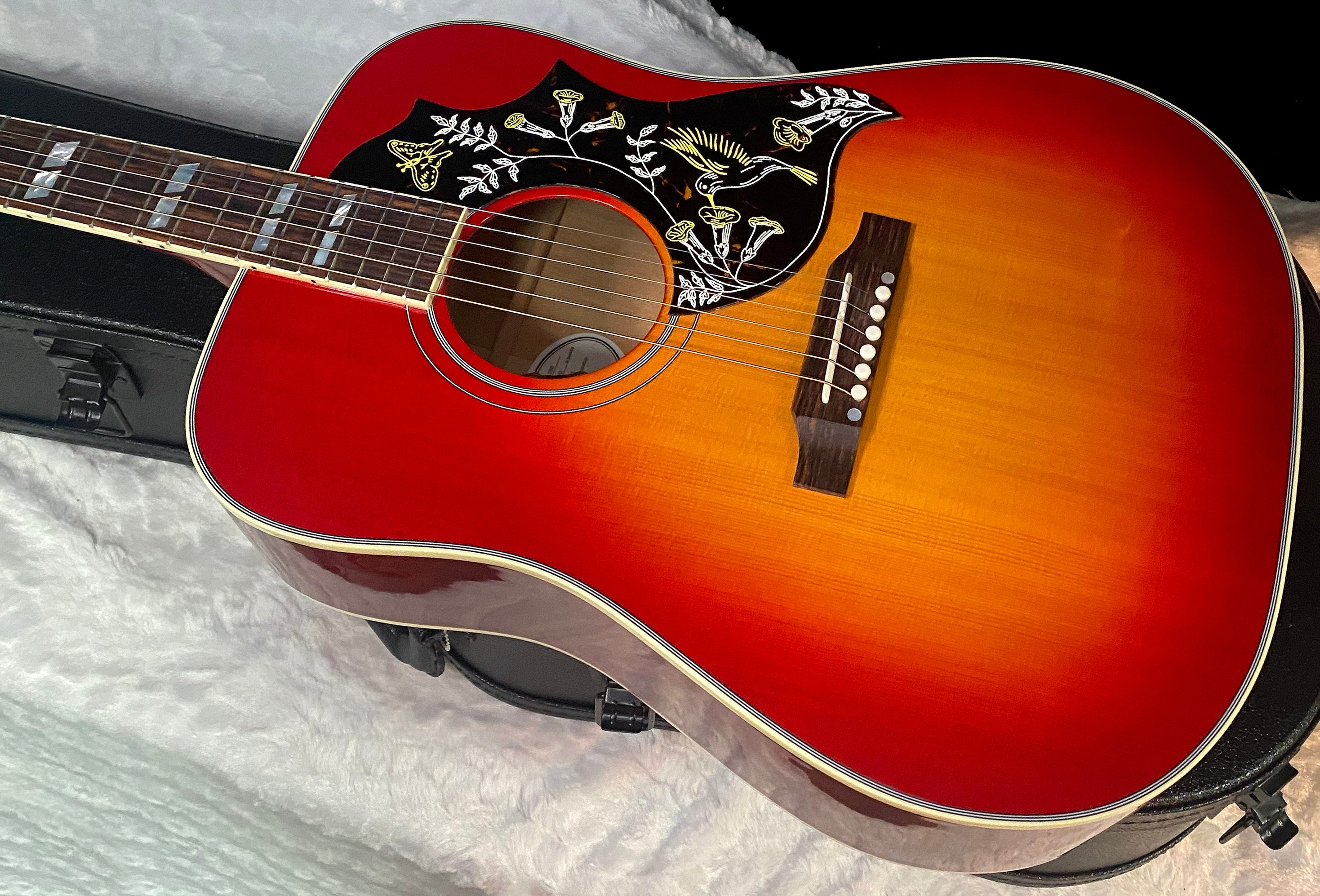 NEW! Gibson Hummingbird Standard Vintage Cherry Sunburst - Authorized Dealer - 4.4 lbs - G07205