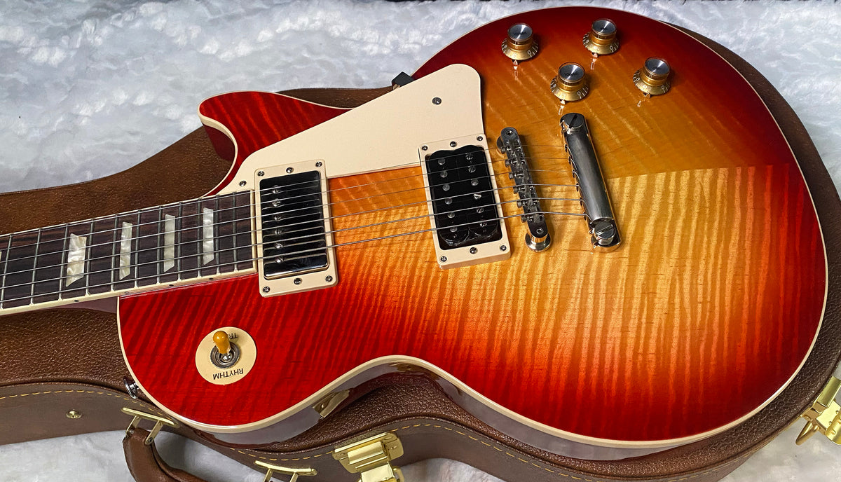 NEW ! Gibson Les Paul Standard '60s - KILLER AAA Flame - Factory Sunburst (custom shop finish) - Bizarre Guitar Limited Edition - .9.1lbs - Authorized Dealer - G07957