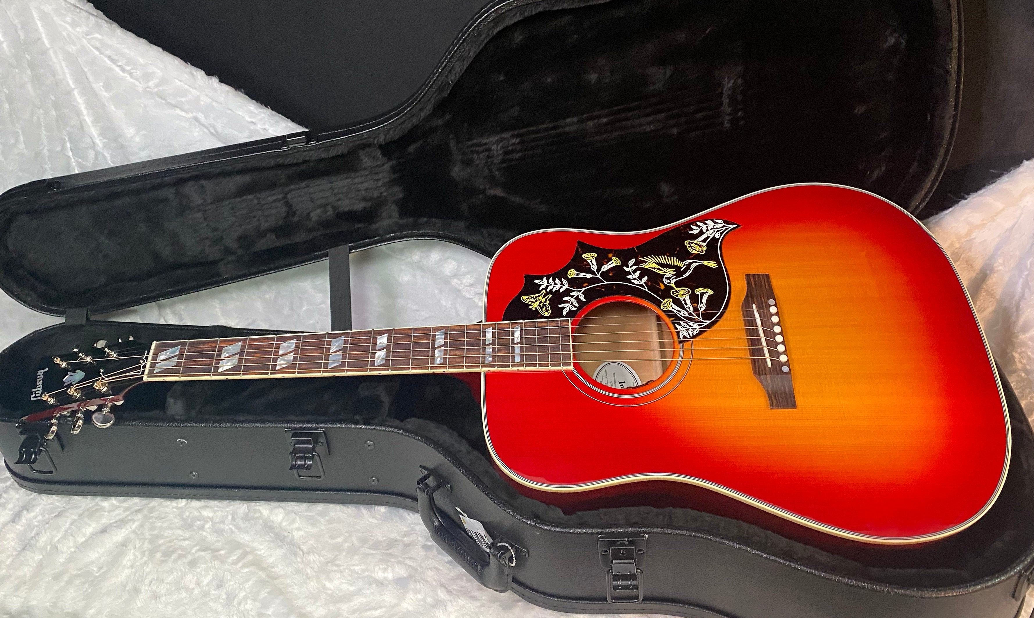 NEW! Gibson Hummingbird Standard Vintage Cherry Sunburst - Authorized Dealer - 4.4 lbs - G07205