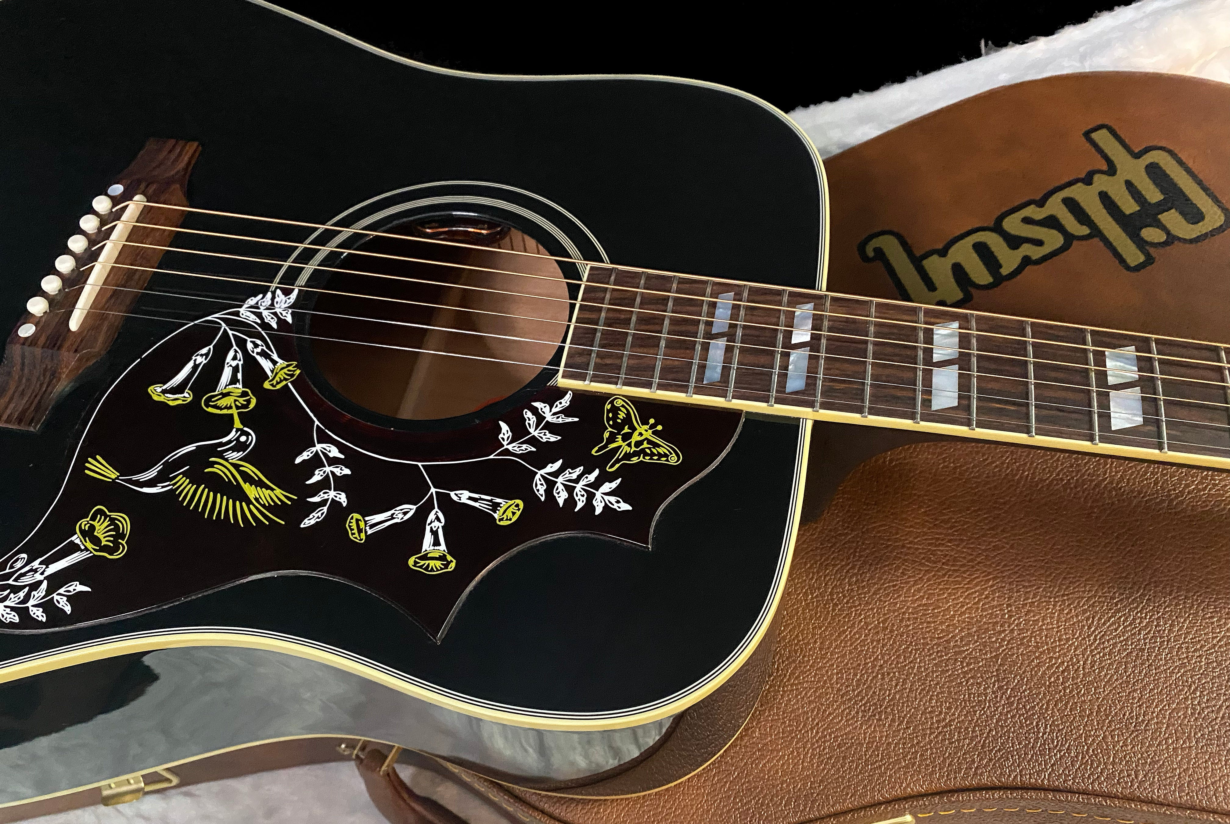 NEW! Gibson Acoustic Hummingbird Torch Acoustic-Electric Guitar - Ebony - 4.4 lbs - Authorized Dealer! G07196