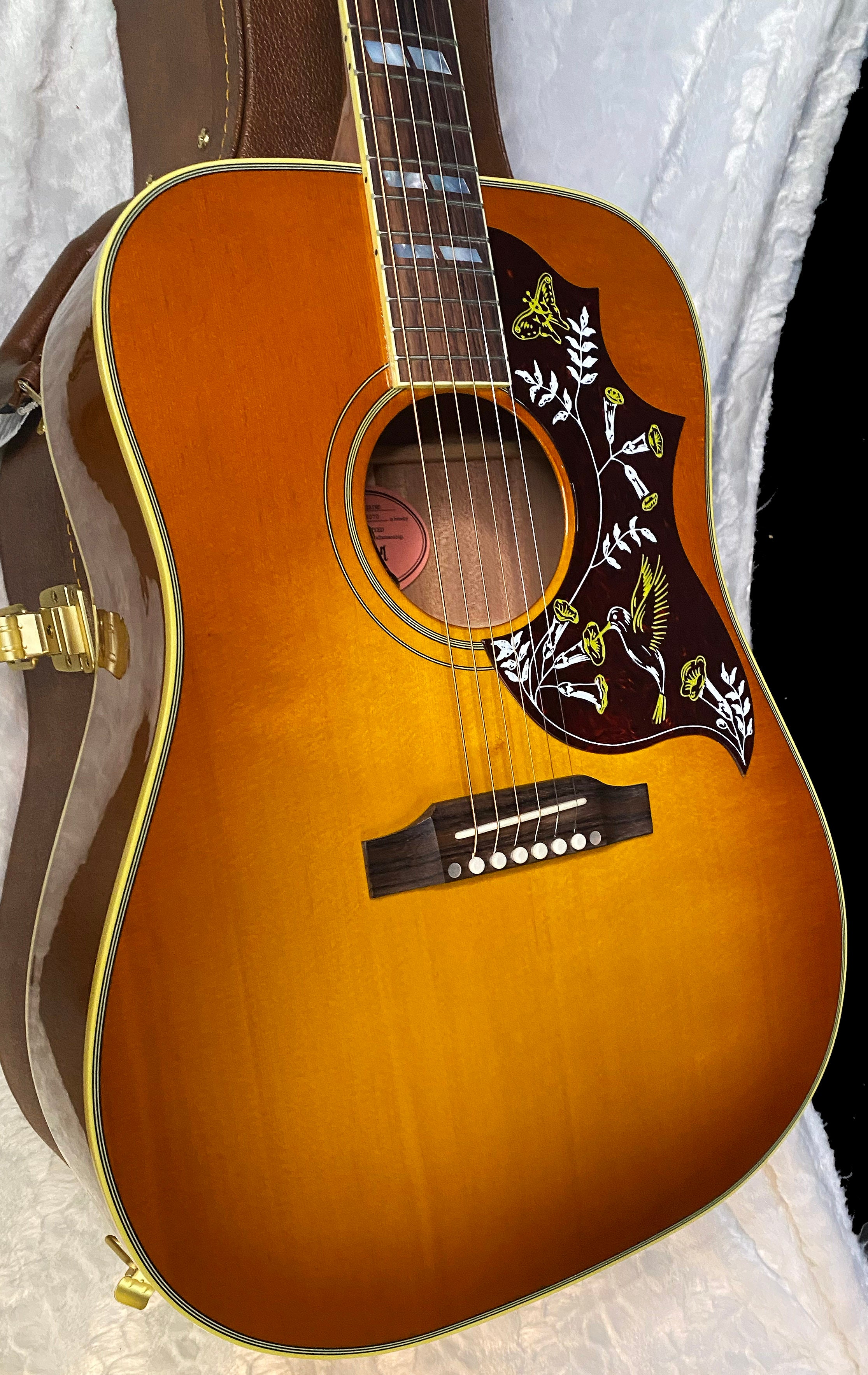 NEW! Gibson Hummingbird Original Heritage Cherry Sunburst 4.3 lbs - Authorized Dealer! G07191