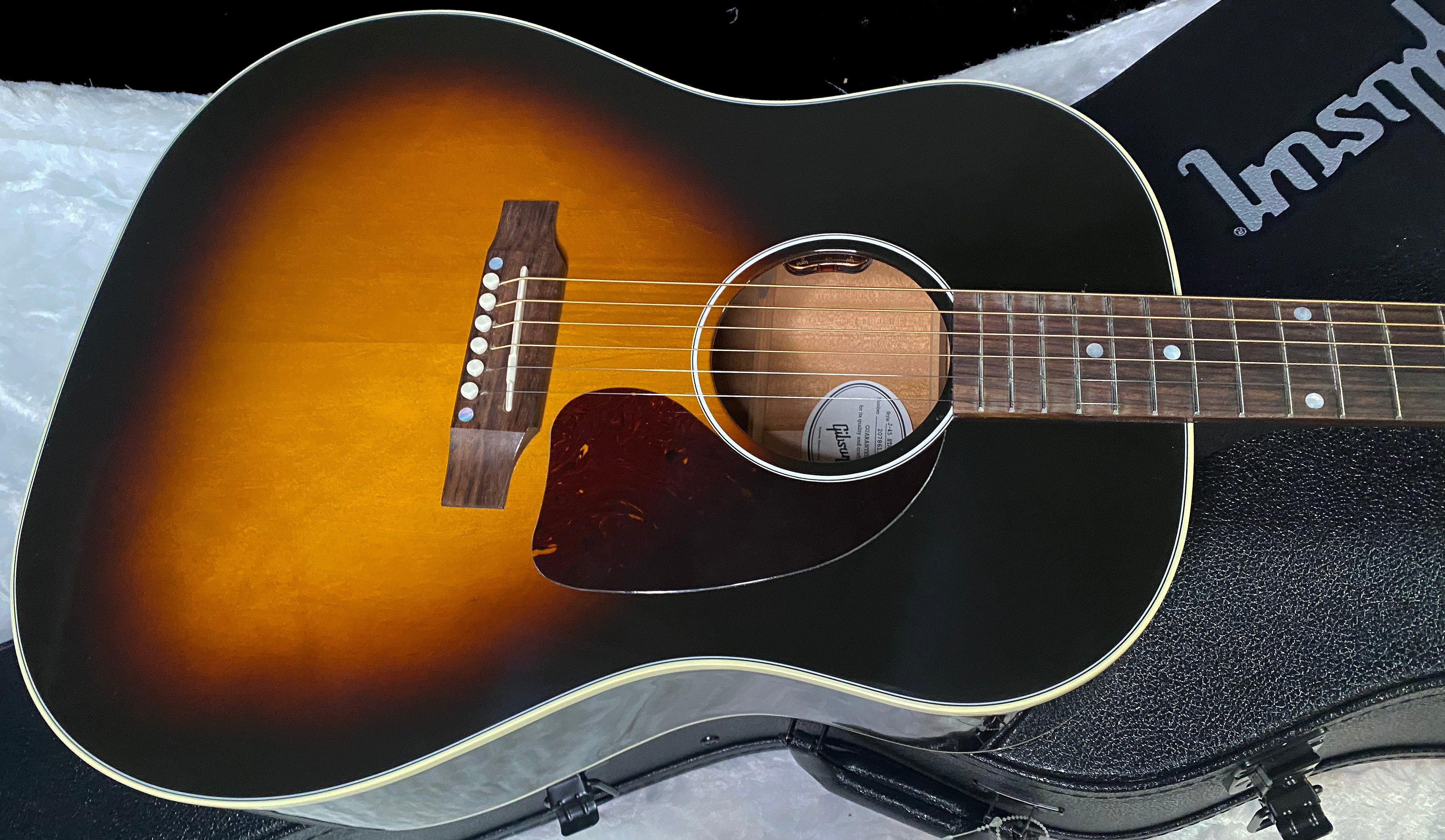 NEW! Gibson J-45 Standard Acoustic Electric Guitar - Vintage Sunburst - Authorized Dealer - 4.55lbs - G07188