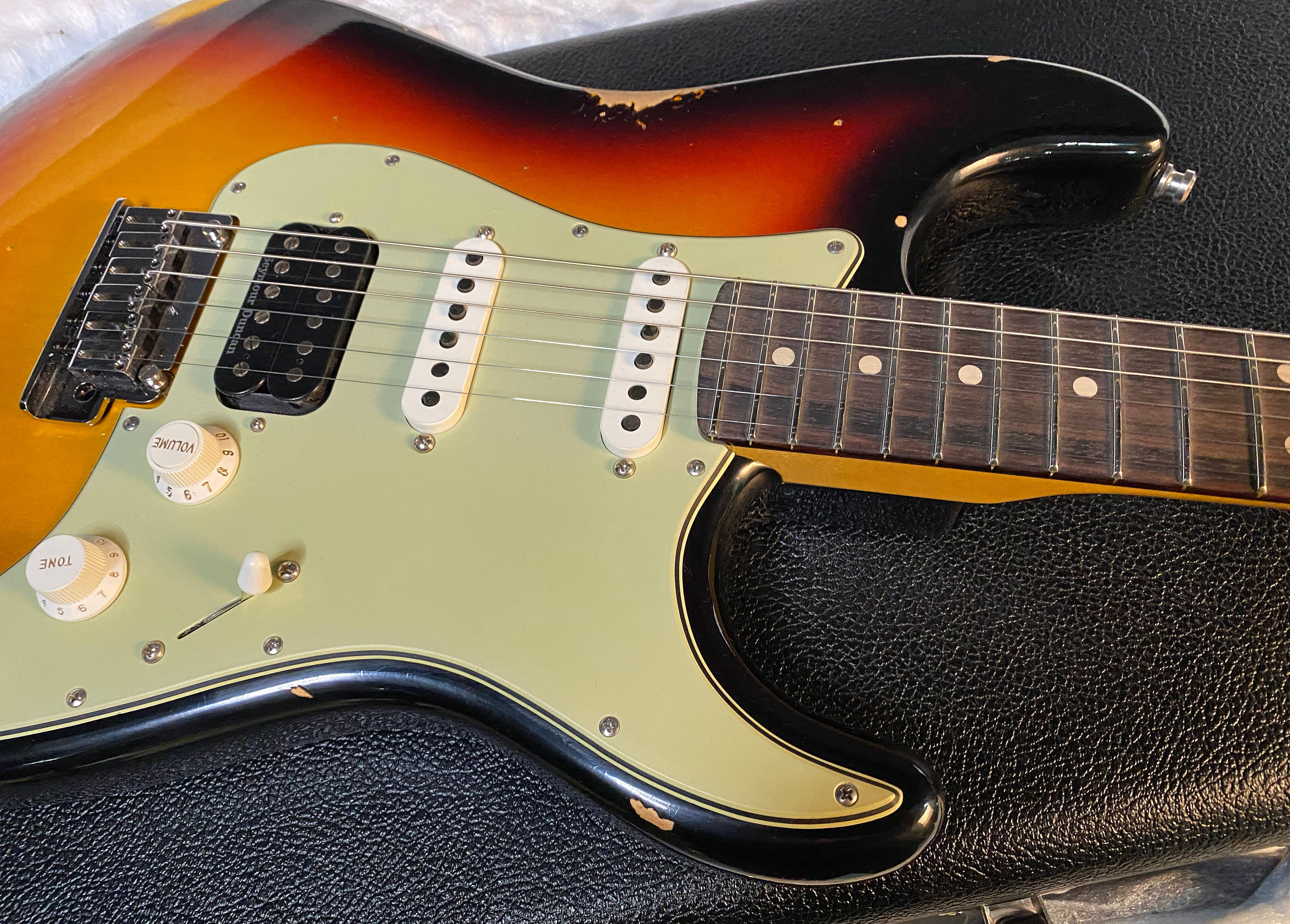 NEW! Fender Custom Shop Custom Deluxe HSS S-1 Stratocaster Relic - 3 Color Sunburst - Authorized Dealer - 7.7 lbs - G05099