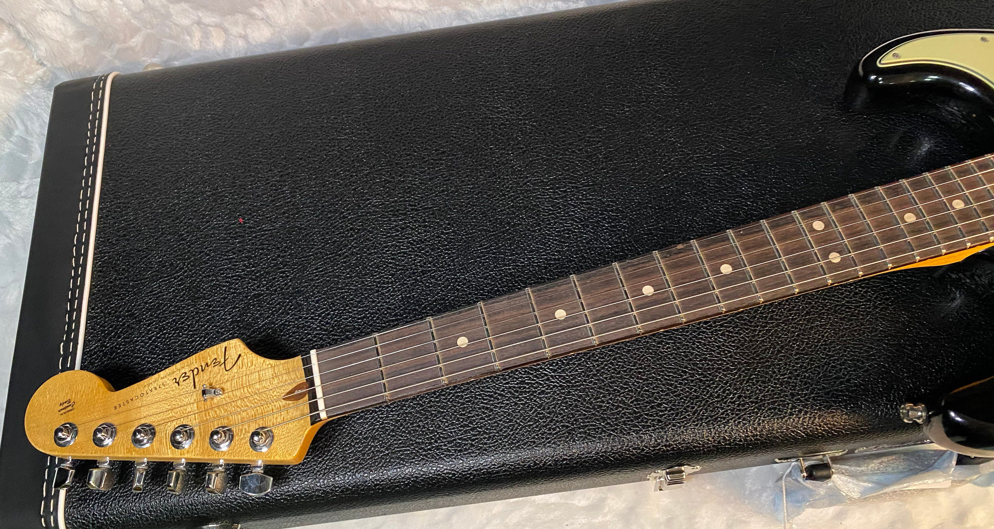 NEW! Fender Custom Shop Custom Deluxe HSS S-1 Stratocaster Relic - 3 Color Sunburst - Authorized Dealer - 7.7 lbs - G05099