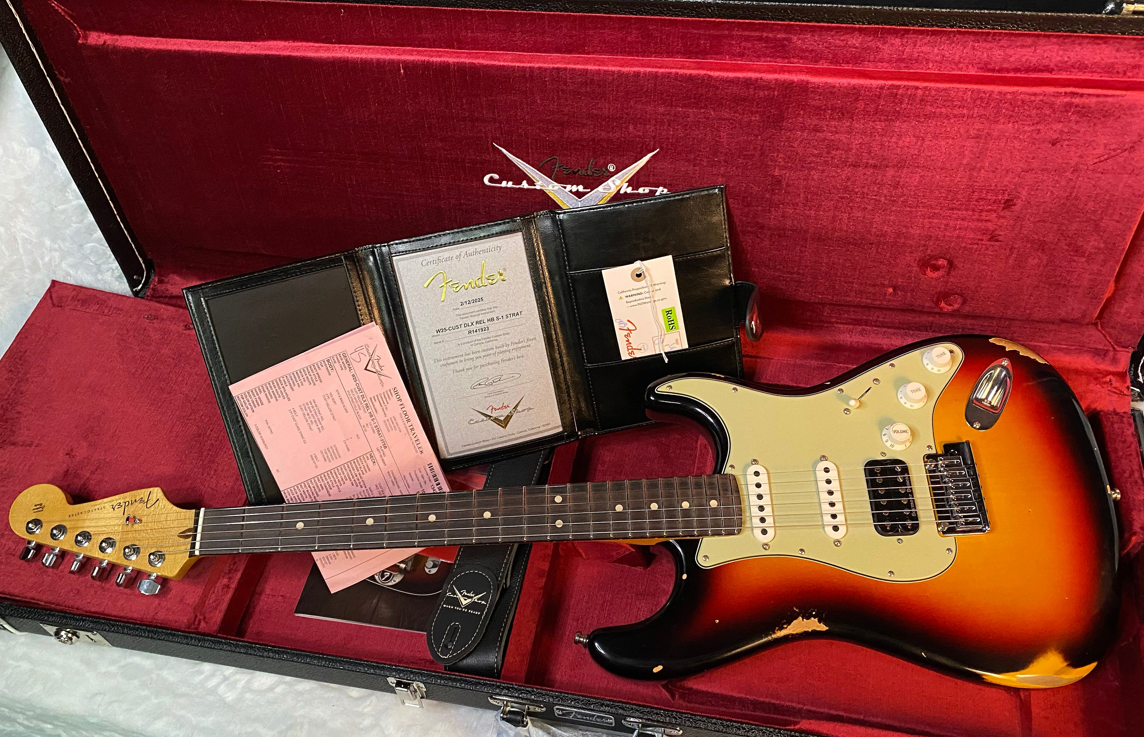 NEW! Fender Custom Shop Custom Deluxe HSS S-1 Stratocaster Relic - 3 Color Sunburst - Authorized Dealer - 7.7 lbs - G05099