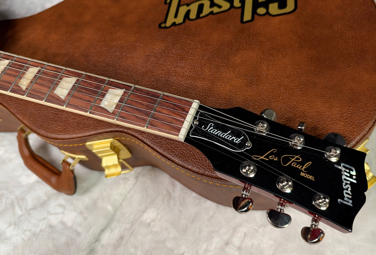 NEW ! Gibson Les Paul Standard '60s - Beautiful AAA Flame - Factory Sunburst (custom shop finish) - Bizarre Guitar Limited Edition - 9 lbs - Authorized Dealer - G07929