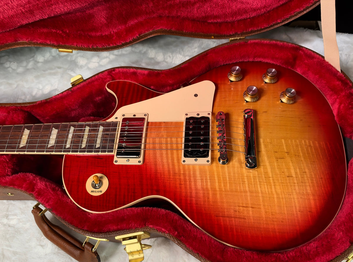 NEW ! Gibson Les Paul Standard '60s - Beautiful AAA Flame - Factory Sunburst (custom shop finish) - Bizarre Guitar Limited Edition - 9 lbs - Authorized Dealer - G07929