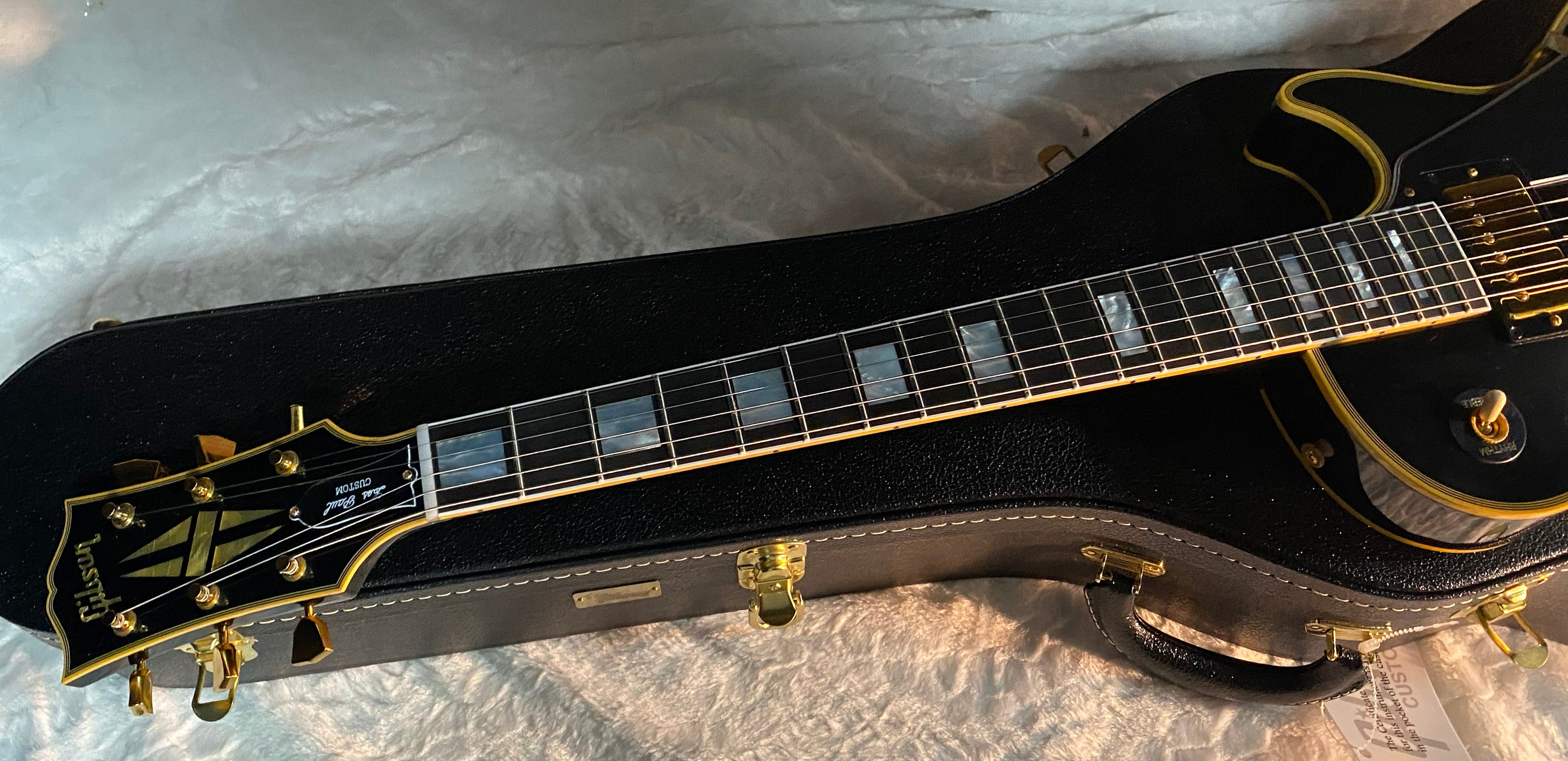 NEW! Gibson Custom Shop Murphy Lab '68 Les Paul Custom Reissue Ultra Light Aged Ebony Authorized Dealer - 9.2 lbs - G06602