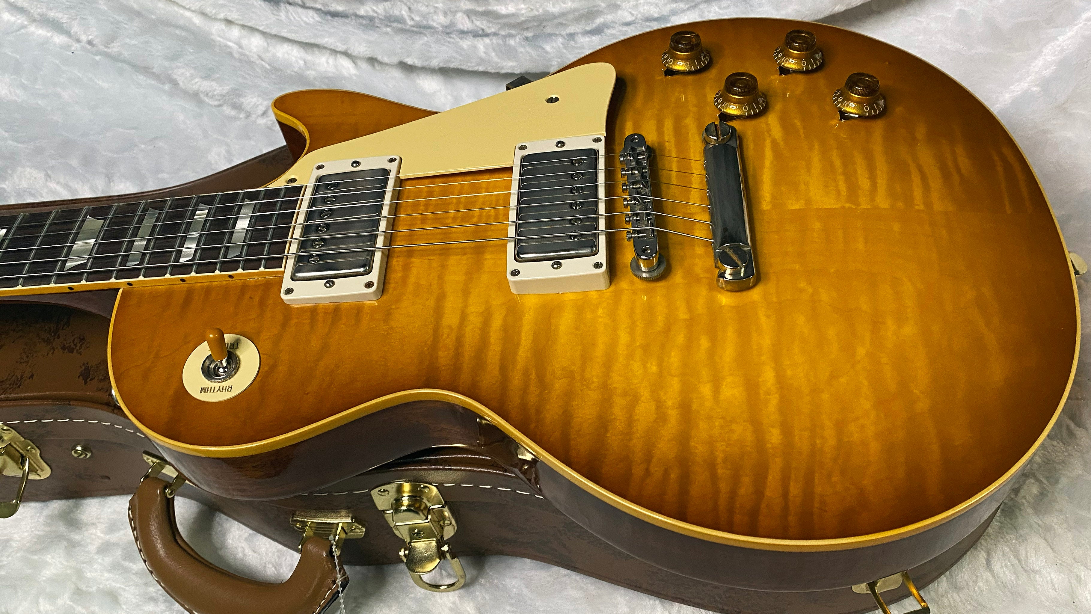 NEW ! Gibson Custom Shop 1959 Les Paul - Golden Poppy Burst - Authorized Dealer - Hand Picked Curly Maple Flame Top - VOS - 8.6 lbs - G07179