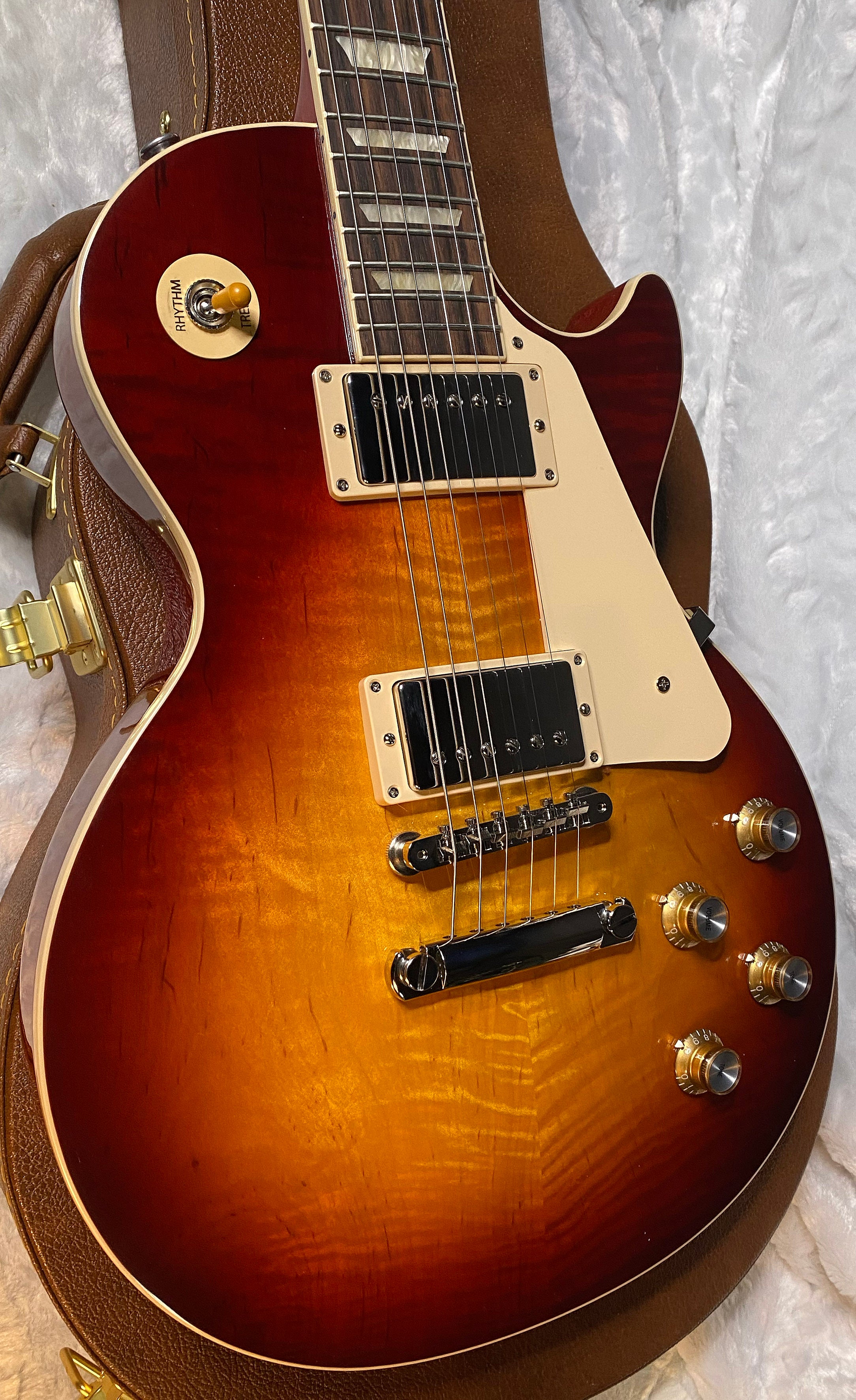 NEW! Gibson Les Paul Standard '60s Bourbon Burst - Authorized Dealer - 9.2 lbs - G05803