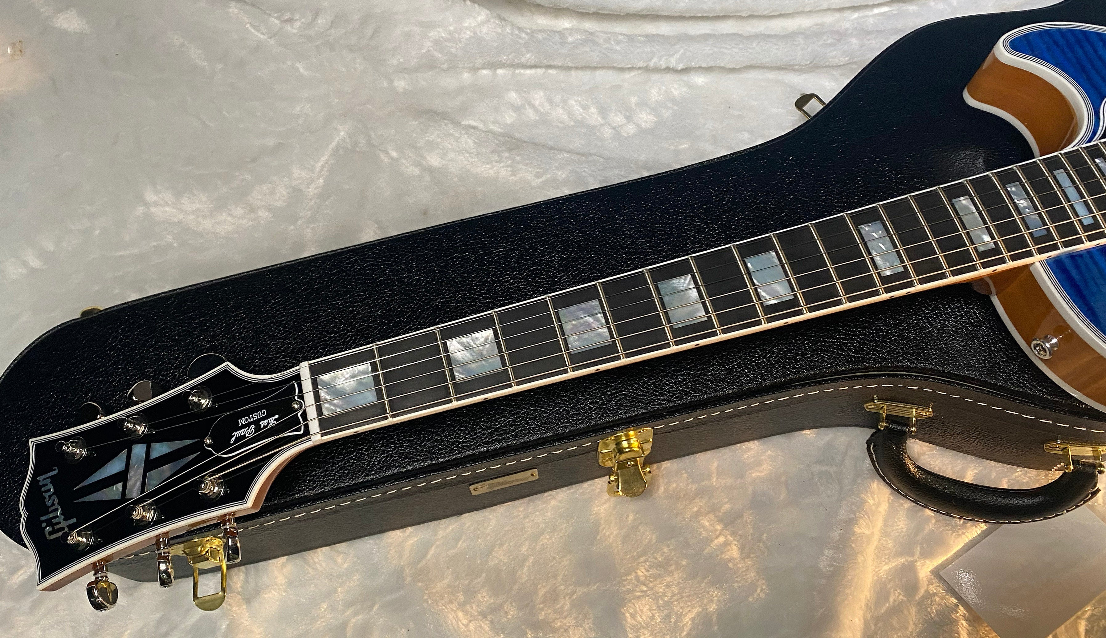 NEW! Gibson Dealer Select Custom Shop Les Paul Custom AAA Figured Flame Top - Transparent Blue / Natural Back - Authorized Dealer - WOW! 8.9 lbs - G06607