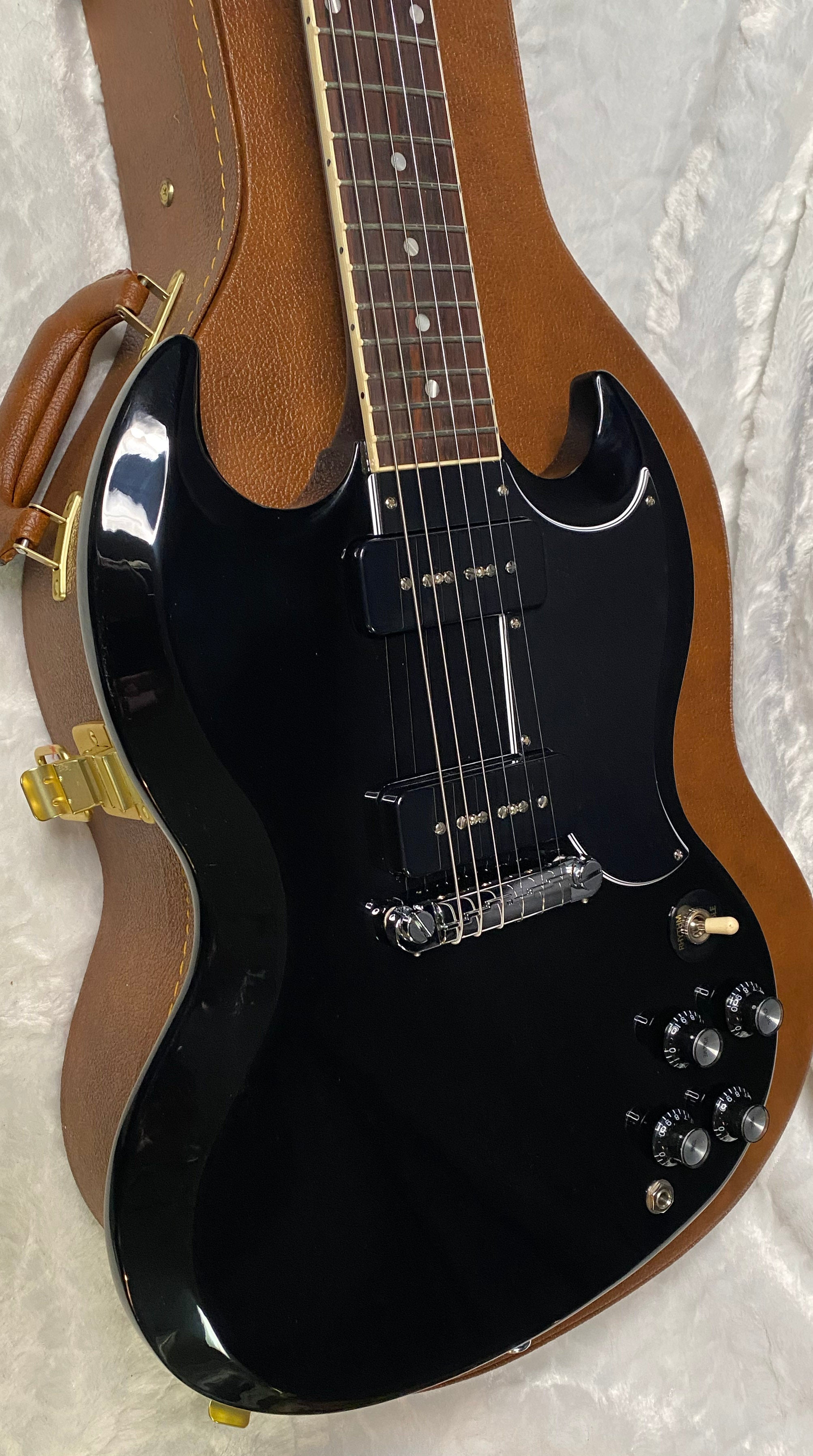NEW! Gibson SG Special - Ebony Finish - Only 6.2 lbs - Authorized Dealer - P-90's - G07172