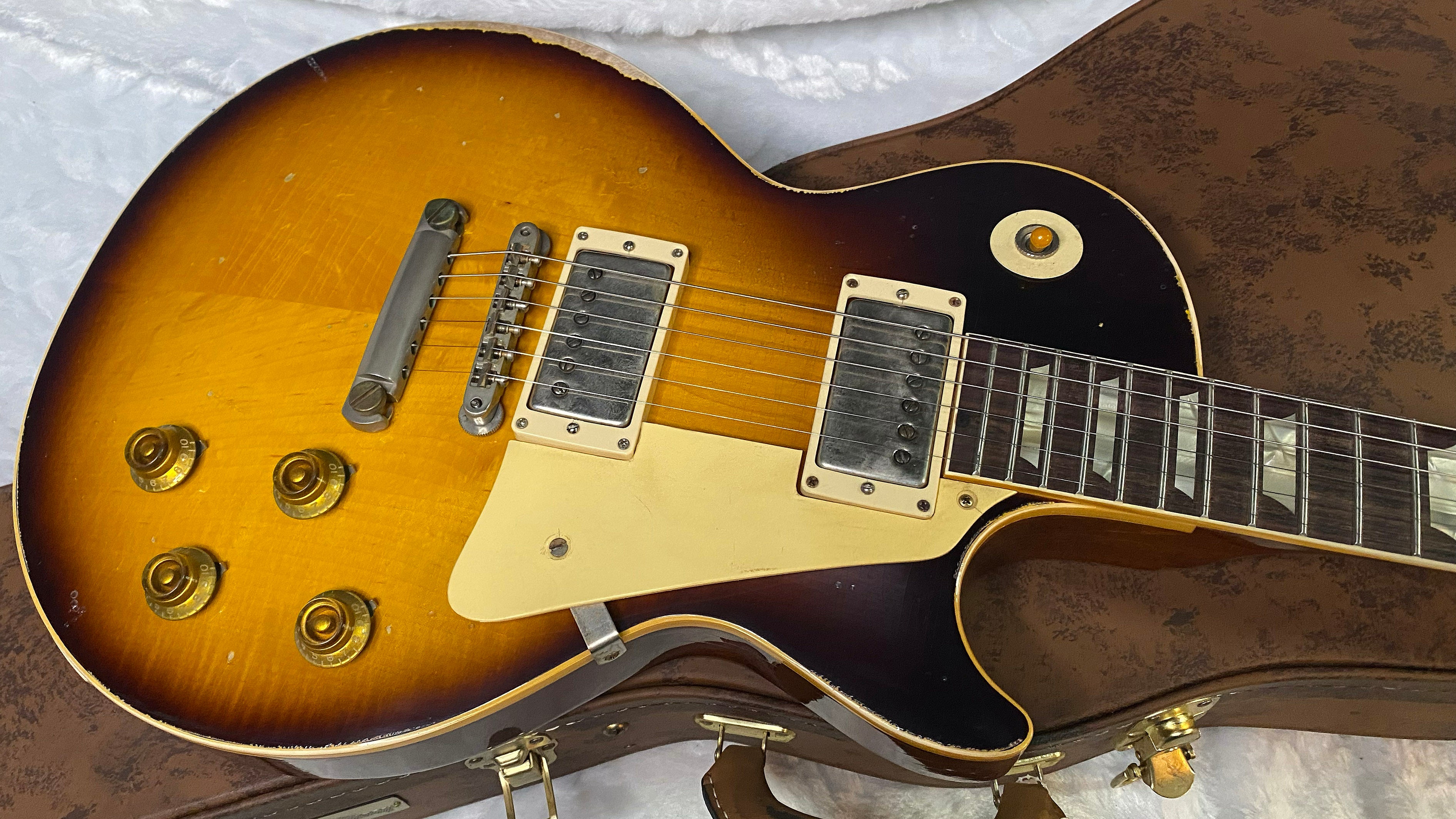 NEW! Gibson Custom 1959 Les Paul Standard Resissue Electric Guitar - Beauty of the Burst #58 - Heavy Aged - Murphy Lab - Authorized Dealer - 8.7 lbs - G07173