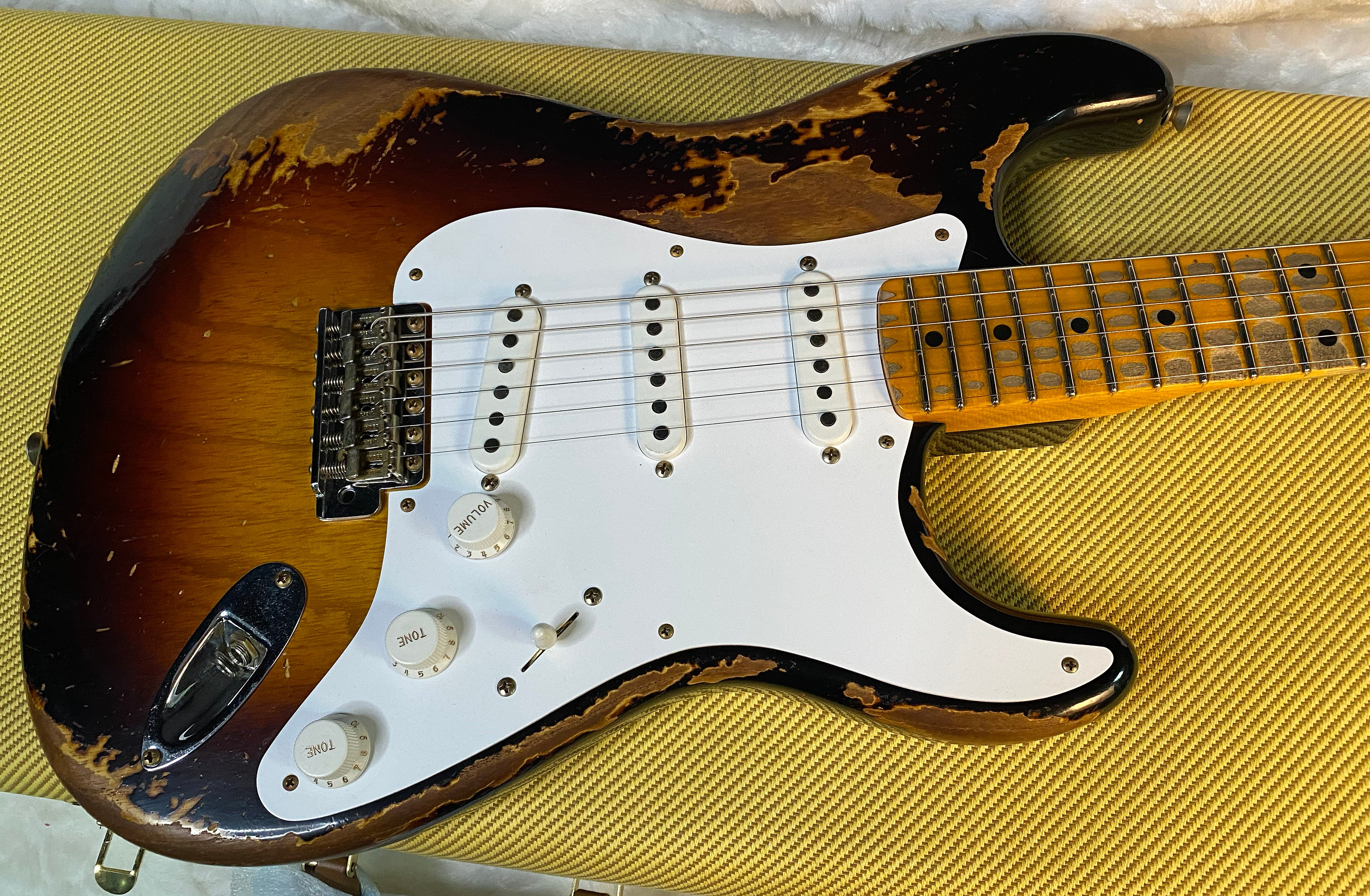 NEW Fender Limited Edition 70th Anniversary 1954 Stratocaster - Super Heavy Relic - Wide-Fade 2-Color Sunburst - Authorized Dealer - 7lbs - G05121