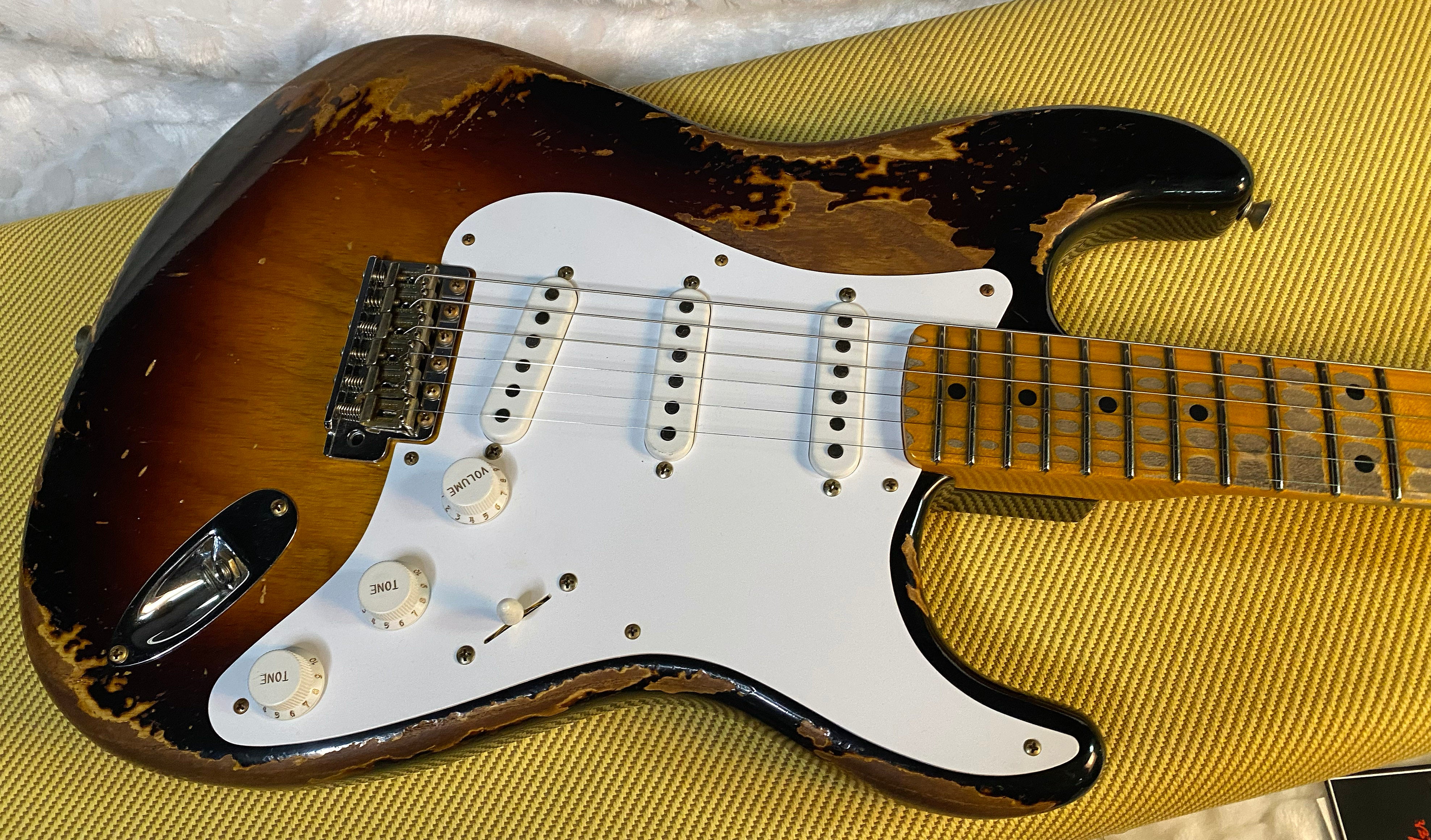 NEW Fender Limited Edition 70th Anniversary 1954 Stratocaster - Super Heavy Relic - Wide-Fade 2-Color Sunburst - Authorized Dealer - 7lbs - G05121