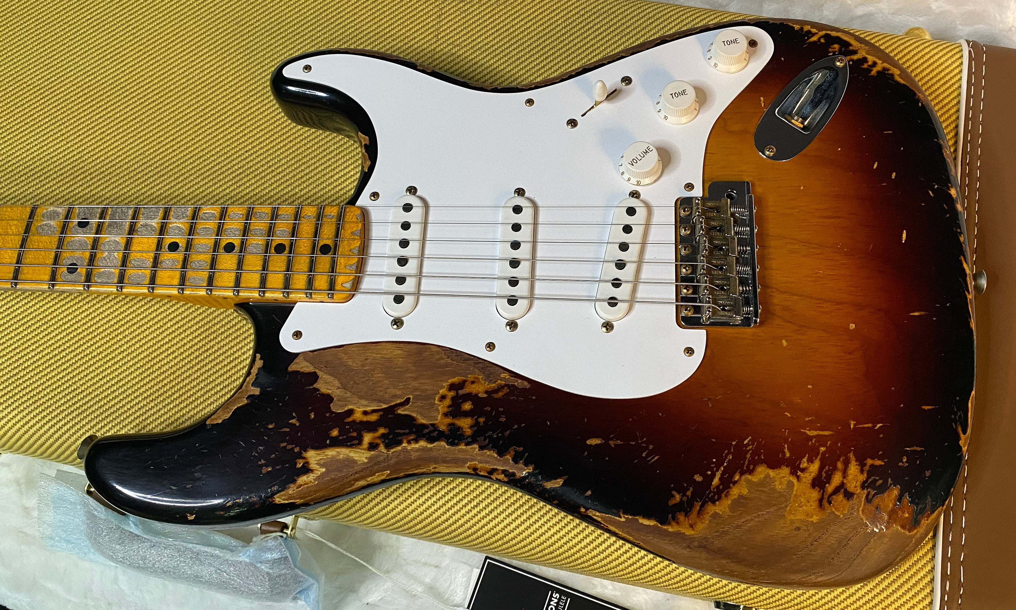 NEW Fender Limited Edition 70th Anniversary 1954 Stratocaster - Super Heavy Relic - Wide-Fade 2-Color Sunburst - Authorized Dealer - 7lbs - G05121