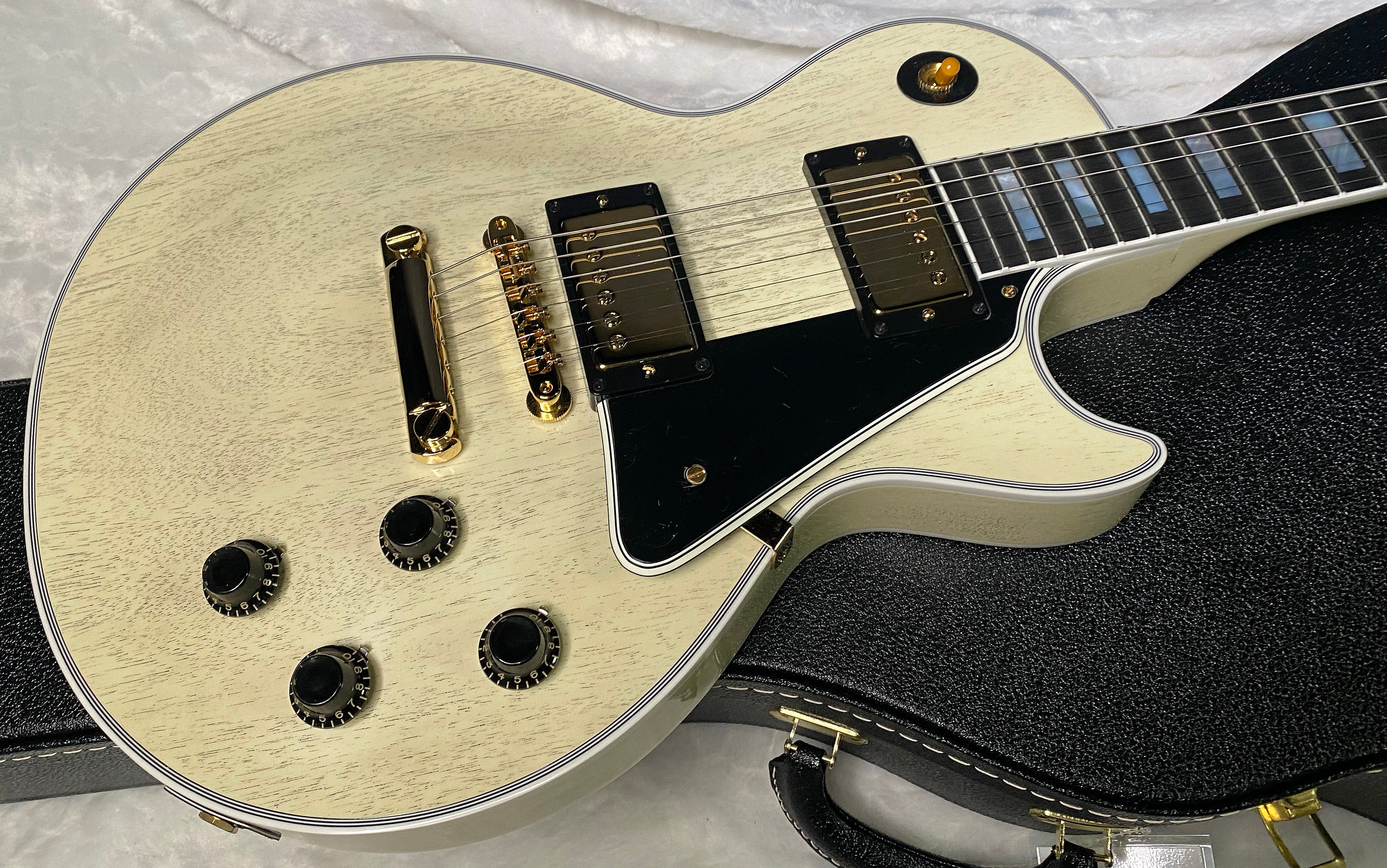NEW! Gibson Les Paul Custom 1957 Reissue VOS - Custom Ordered in TV White - Custom Shop - ONLY 8.8 lbs - Authorized Dealer - G06610