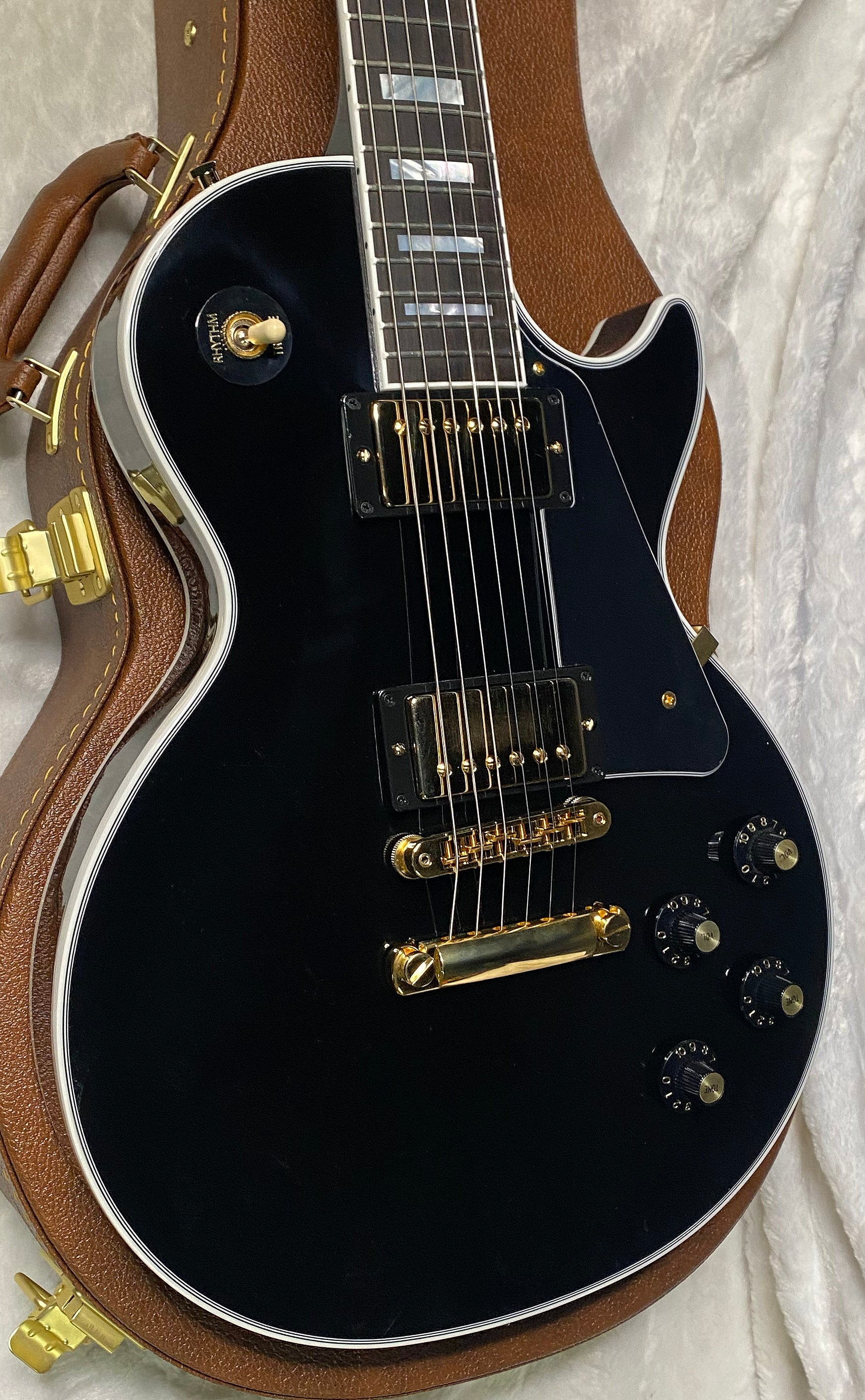 NEW! Gibson USA Les Paul Custom 70s - Ebony Finish - 9.9lbs - Authorized Dealer - G06600